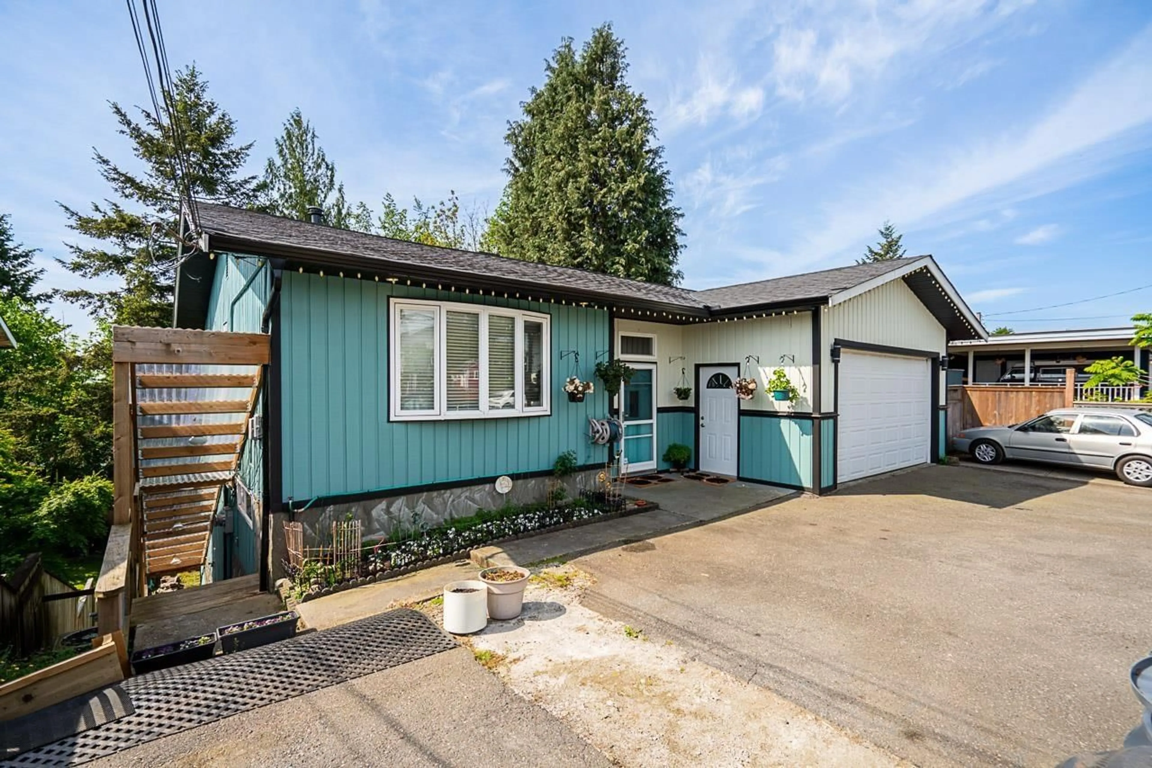 Home with vinyl exterior material, street for 32604 BEST AVENUE, Mission British Columbia V2V2S6