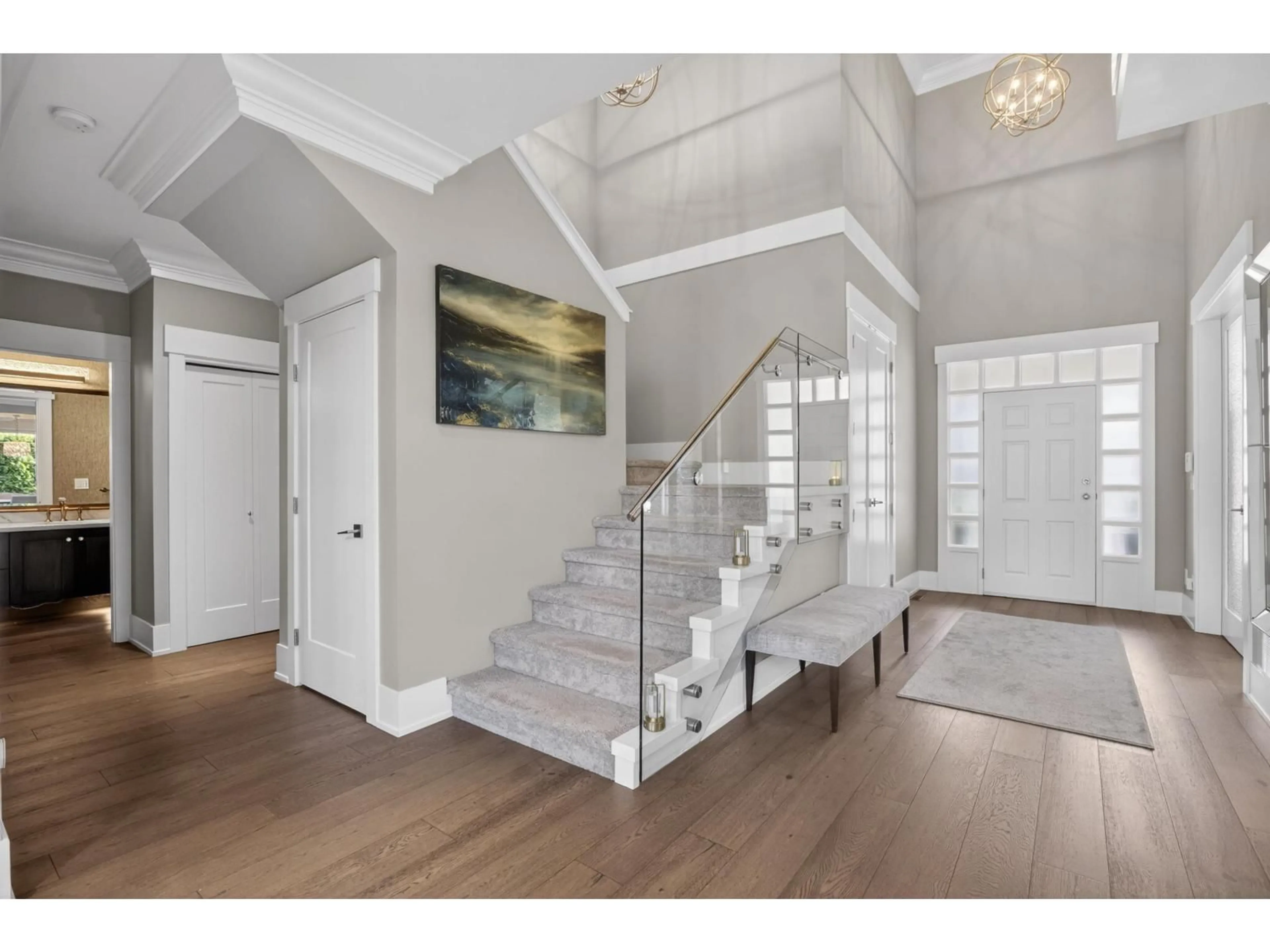 Indoor entryway for 15507 37A AVENUE, Surrey British Columbia V3S0H6