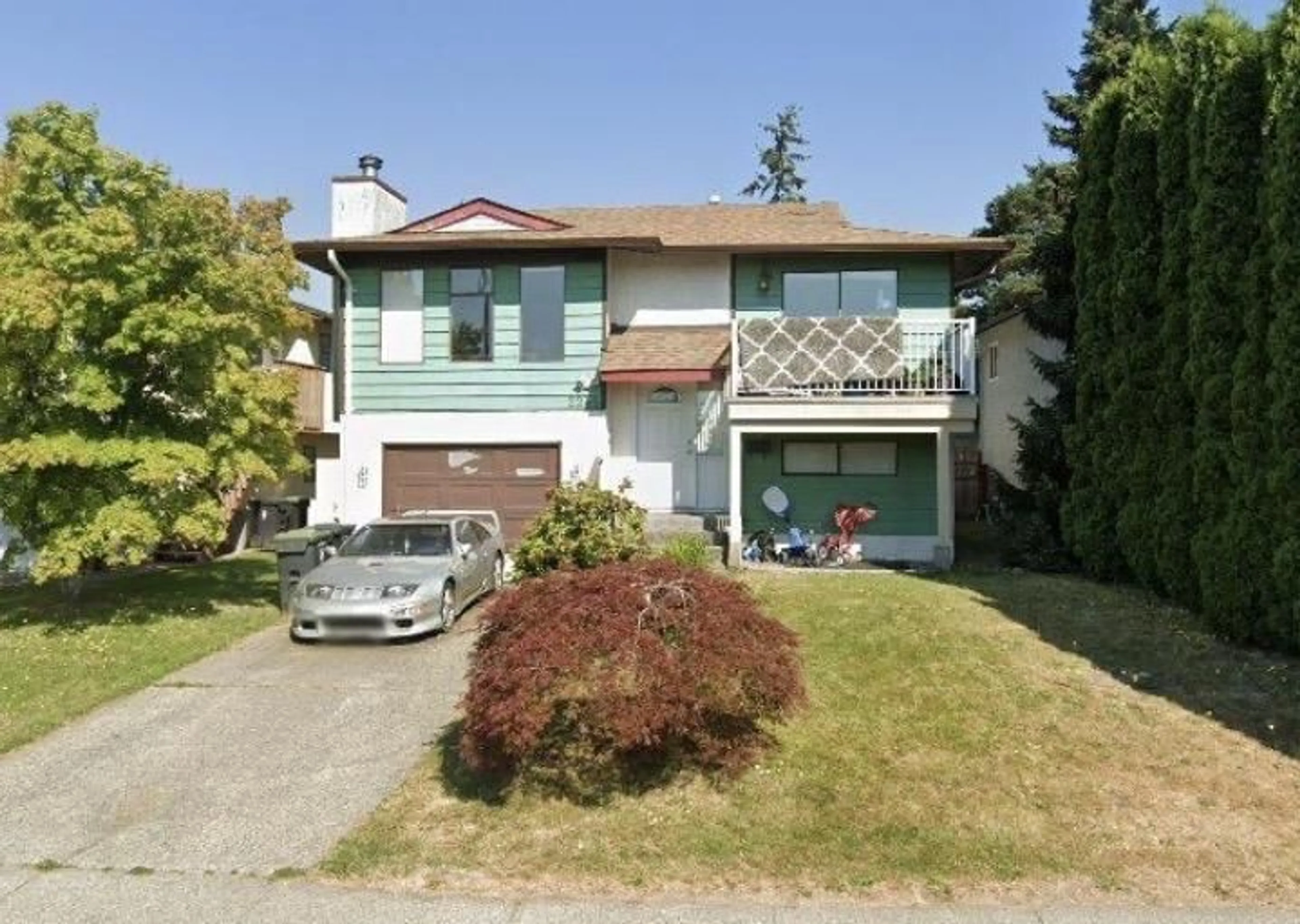 Home with vinyl exterior material, street for 2245 WILLOUGHBY WAY, Langley British Columbia V2Y1B8