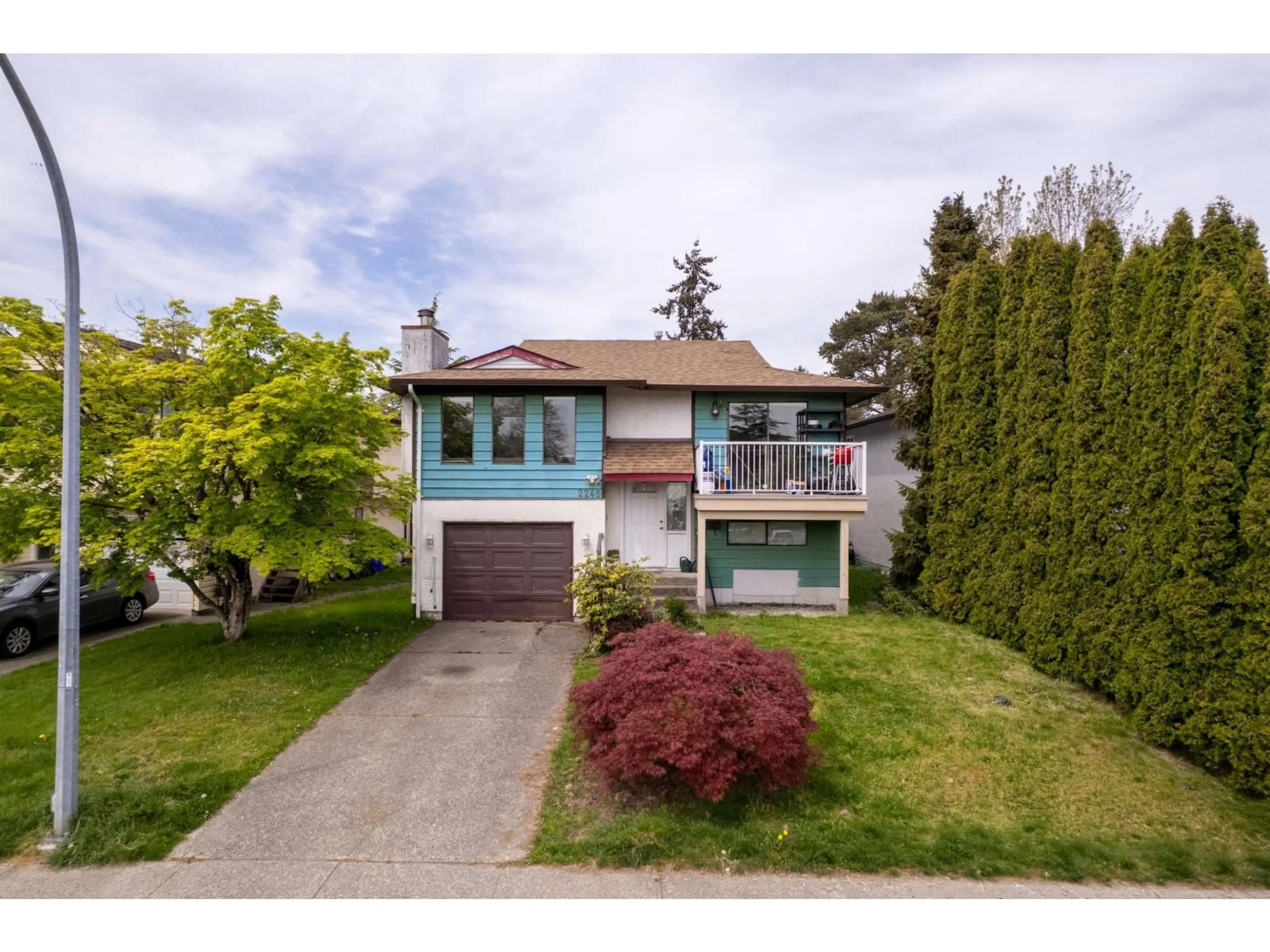 A pic from outside/outdoor area/front of a property/back of a property/a pic from drone, street for 2245 WILLOUGHBY WAY, Langley British Columbia V2Y1B8