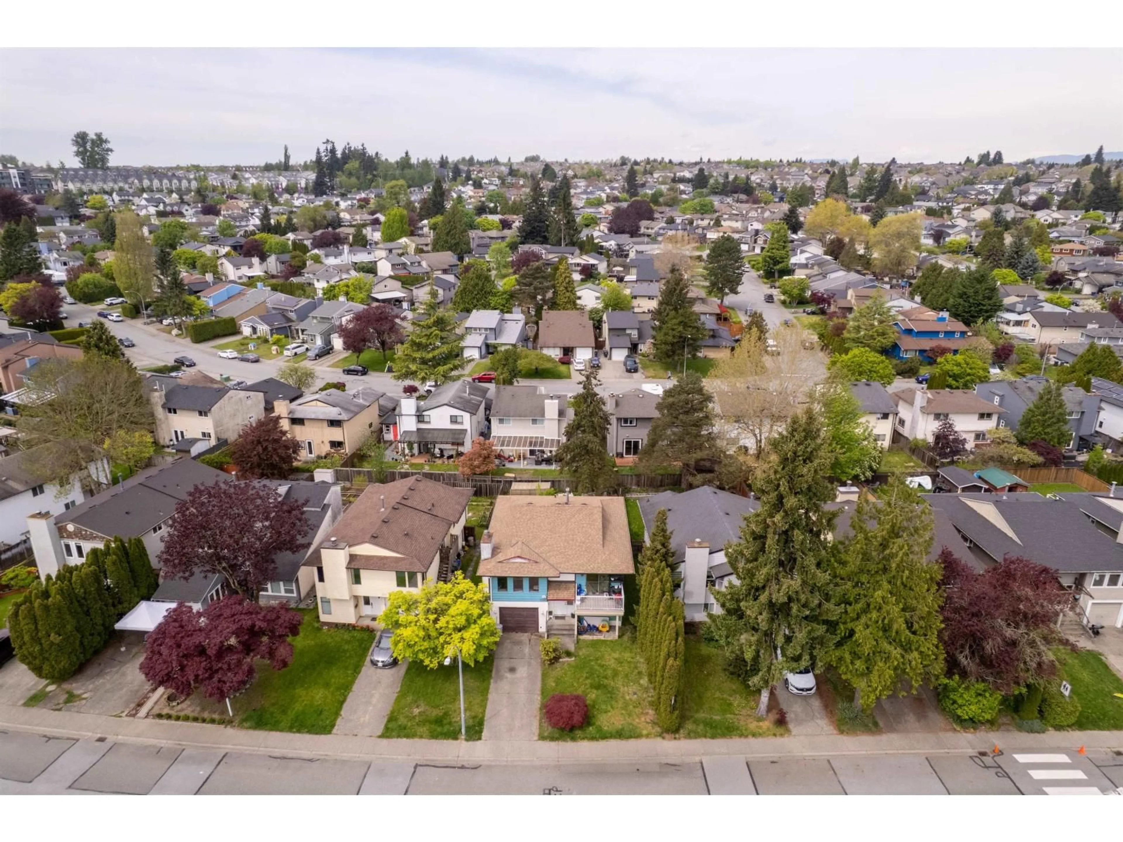 A pic from outside/outdoor area/front of a property/back of a property/a pic from drone, street for 2245 WILLOUGHBY WAY, Langley British Columbia V2Y1B8