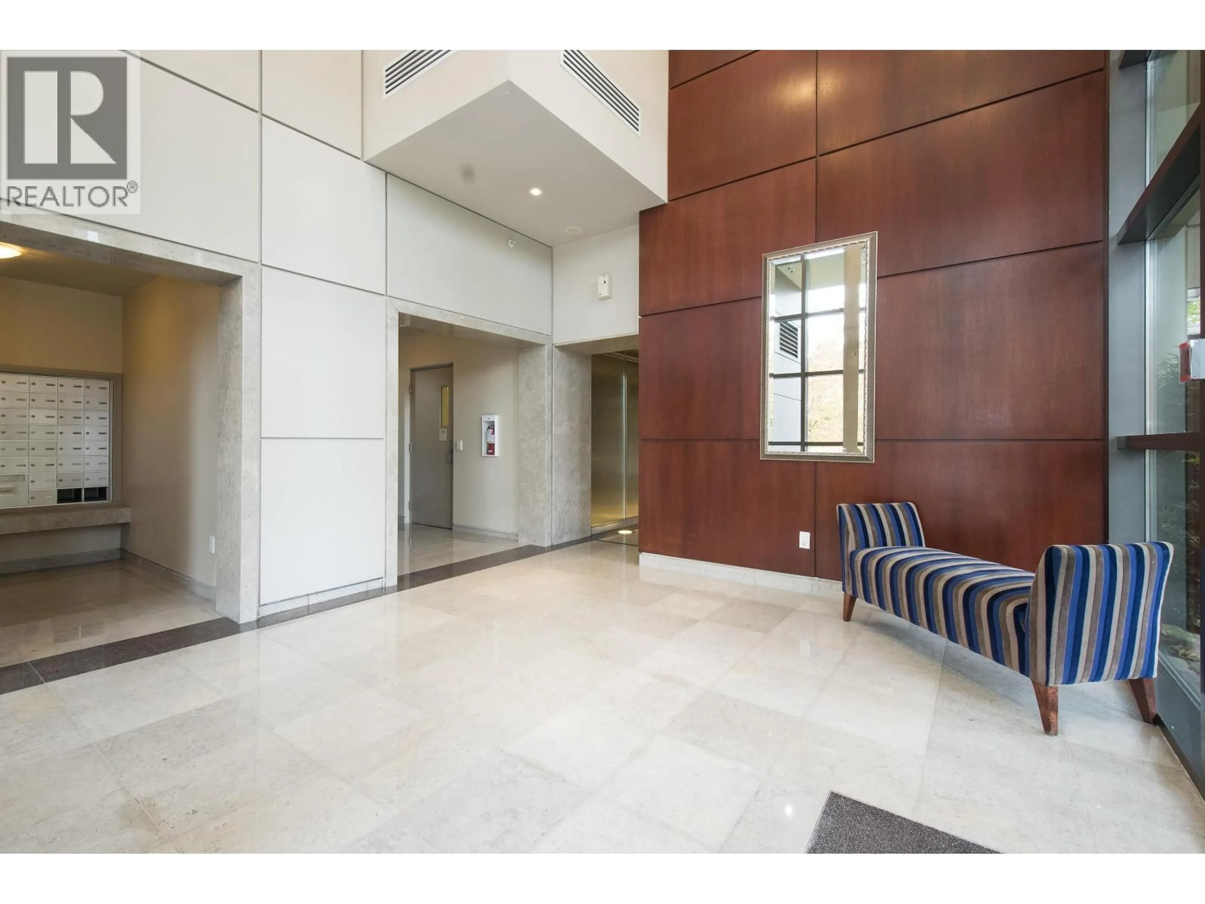 Indoor foyer for 307 - 1723 ALBERNI STREET, Vancouver British Columbia V6G3G9