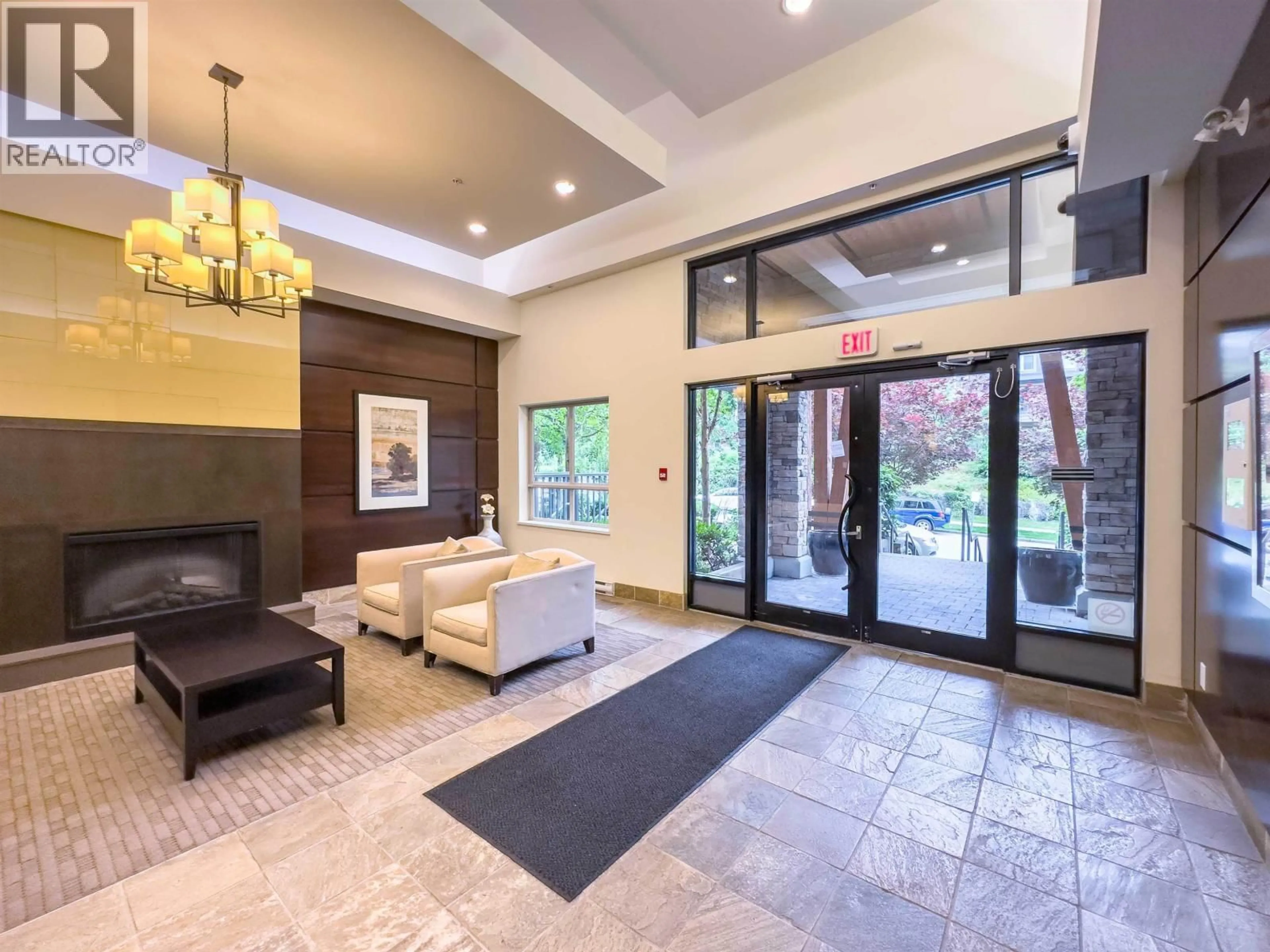 Indoor foyer for 307 - 3132 DAYANEE SPRINGS BOULEVARD, Coquitlam British Columbia V3E0B5