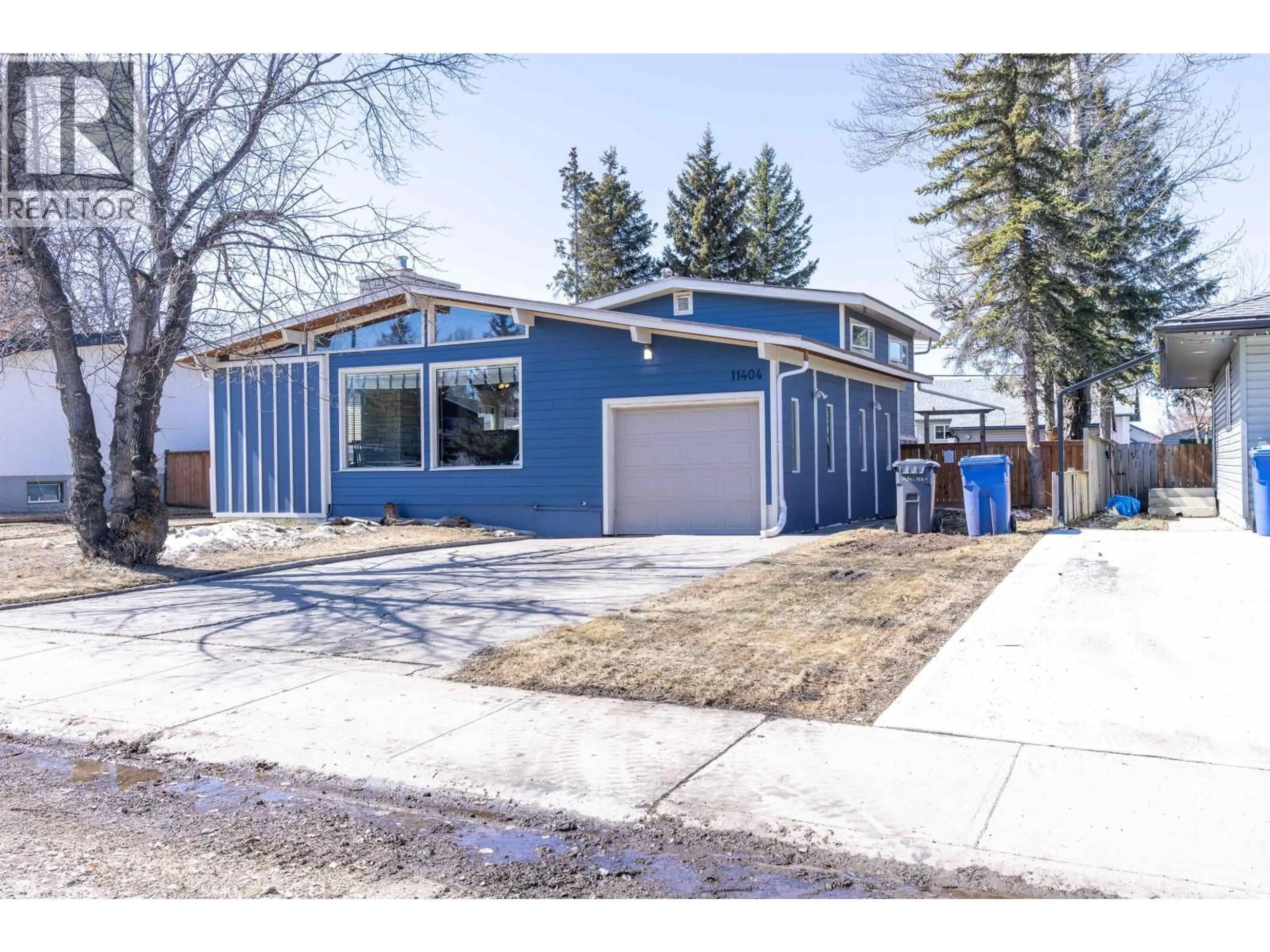 Home with vinyl exterior material, street for 11404 95A STREET, Fort St. John British Columbia V1J3N2