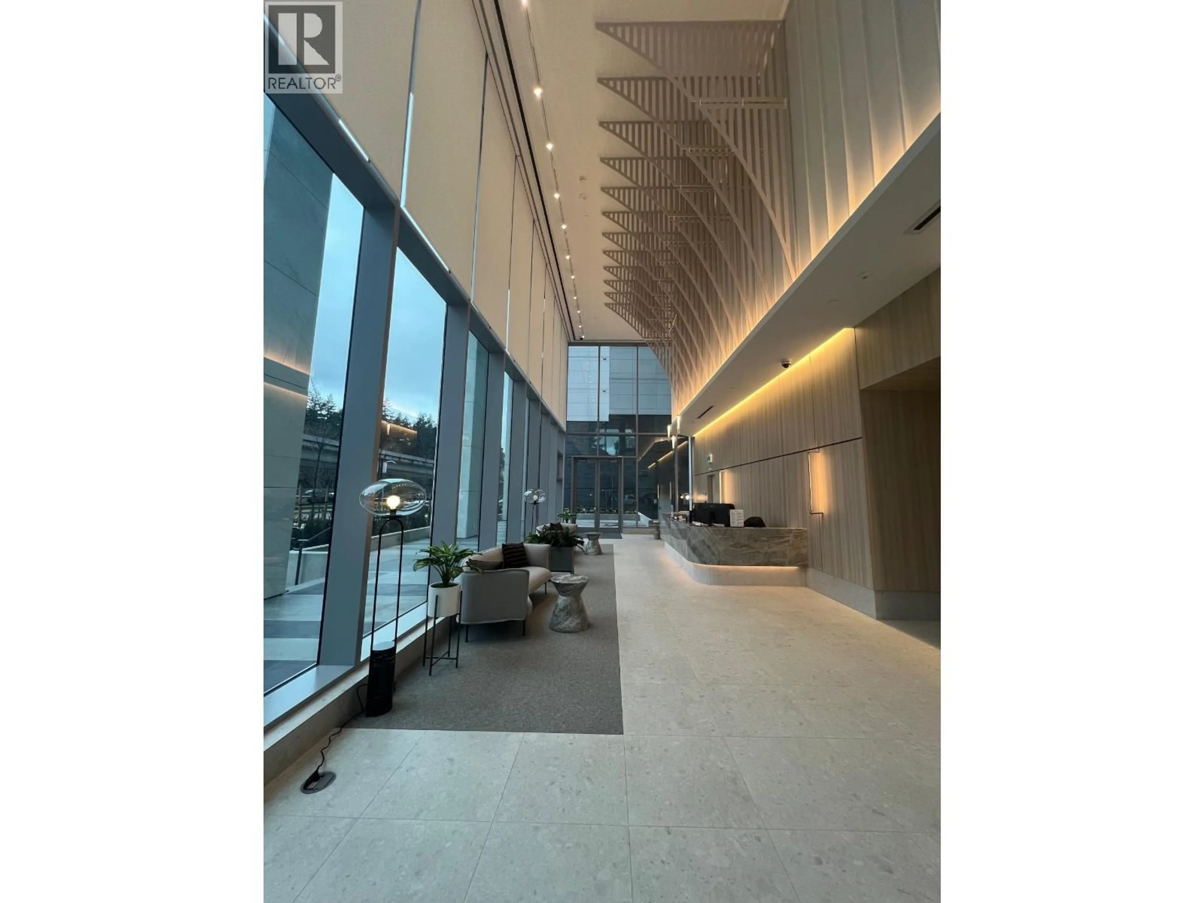 Indoor foyer for 1401 - 6087 WILSON AVENUE, Burnaby British Columbia V5H0M1