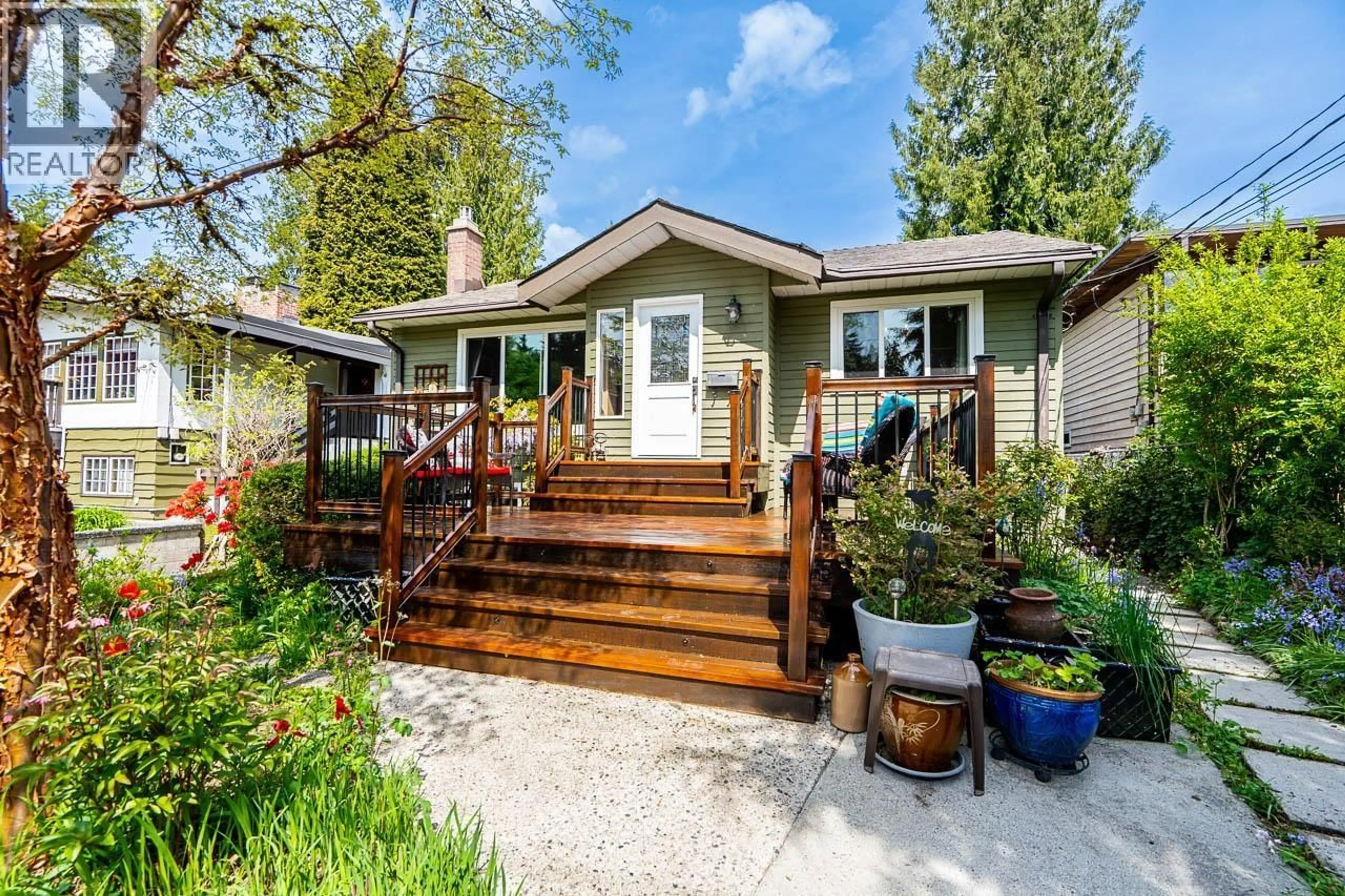 Home with vinyl exterior material, street for 4360 CLIFFMONT ROAD, North Vancouver British Columbia V7G1J5