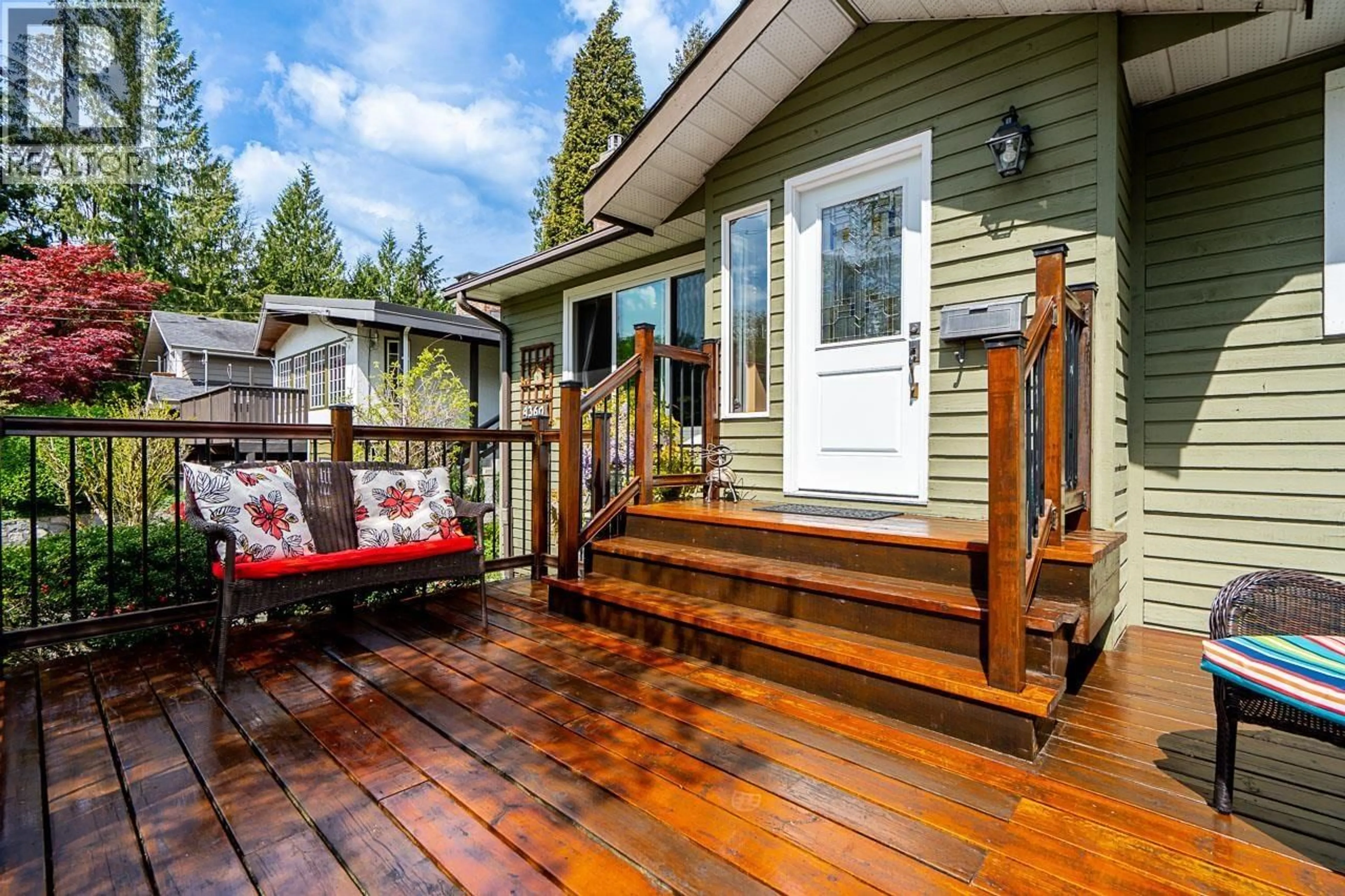 Home with vinyl exterior material, unknown for 4360 CLIFFMONT ROAD, North Vancouver British Columbia V7G1J5