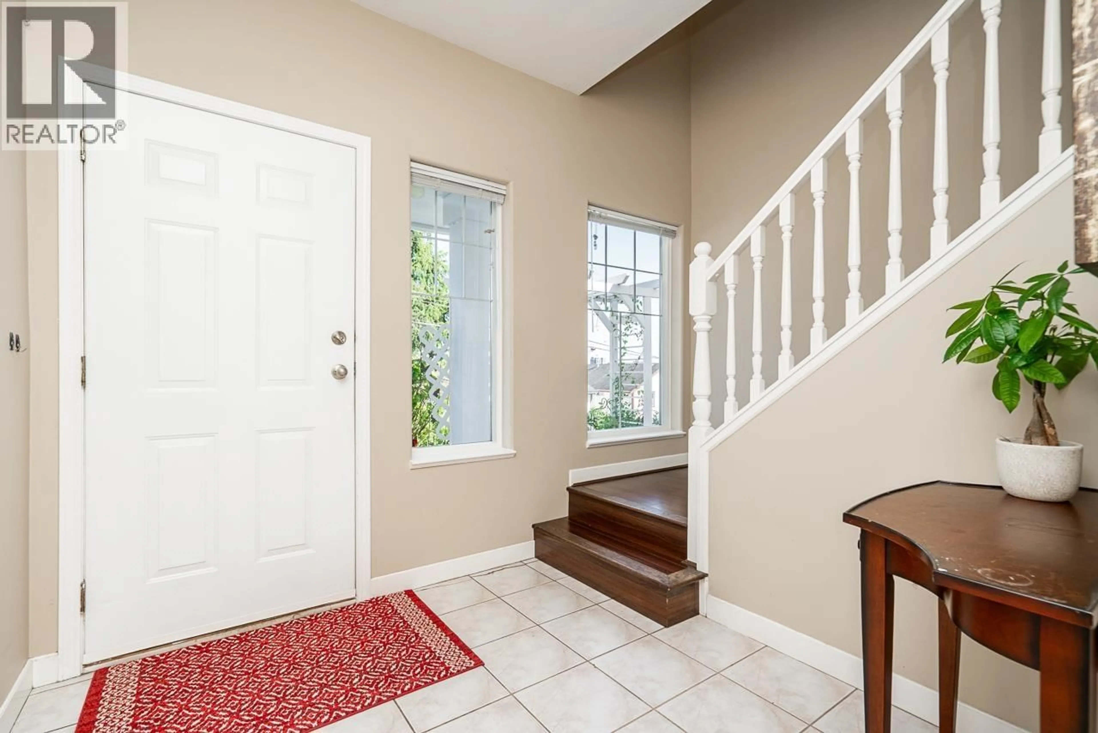 Indoor entryway for 1288 JOHNSON COURT, Coquitlam British Columbia V3B4T6