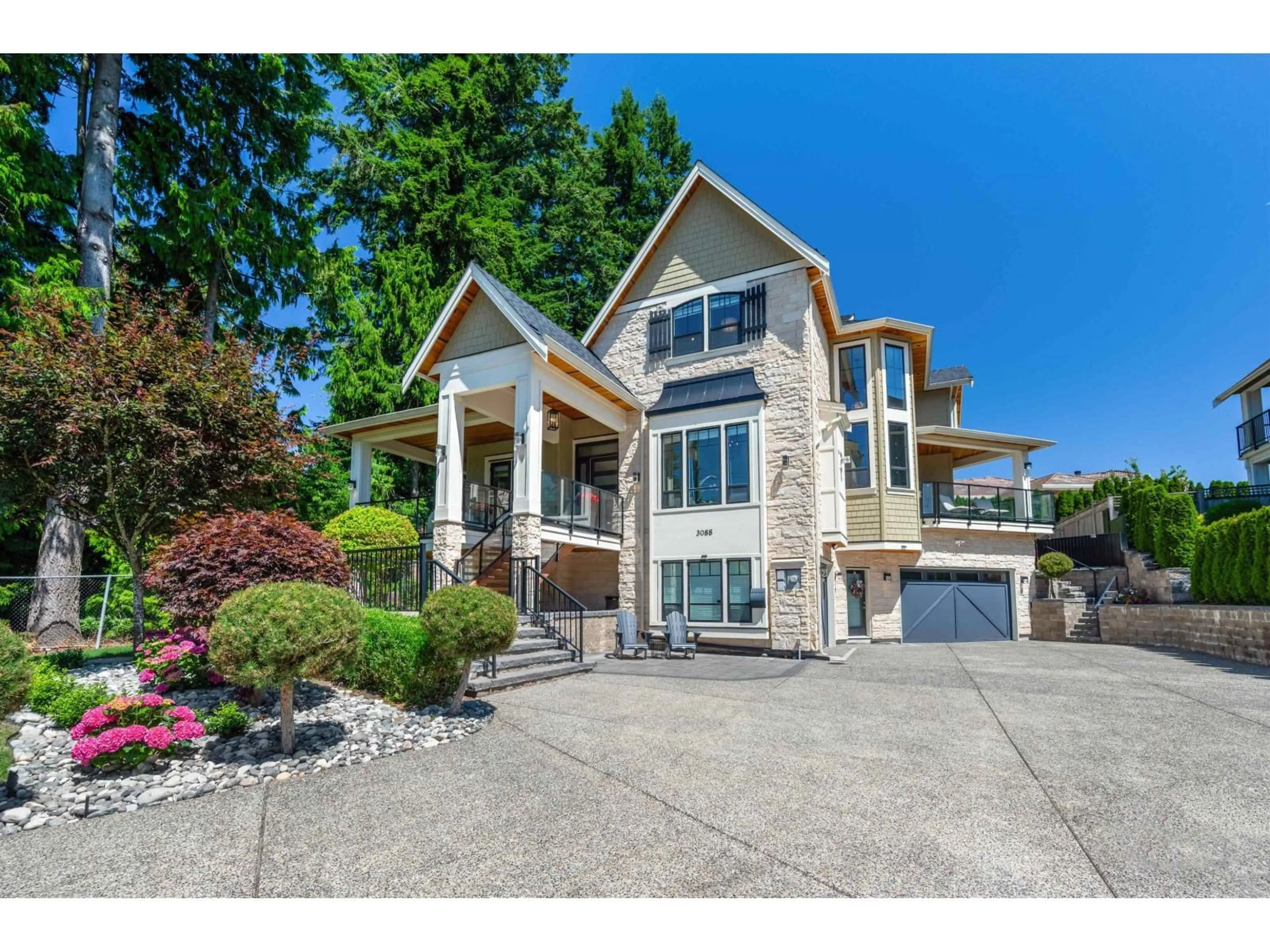 Home with vinyl exterior material, street for 3088 144 STREET, Surrey British Columbia V4P1R1