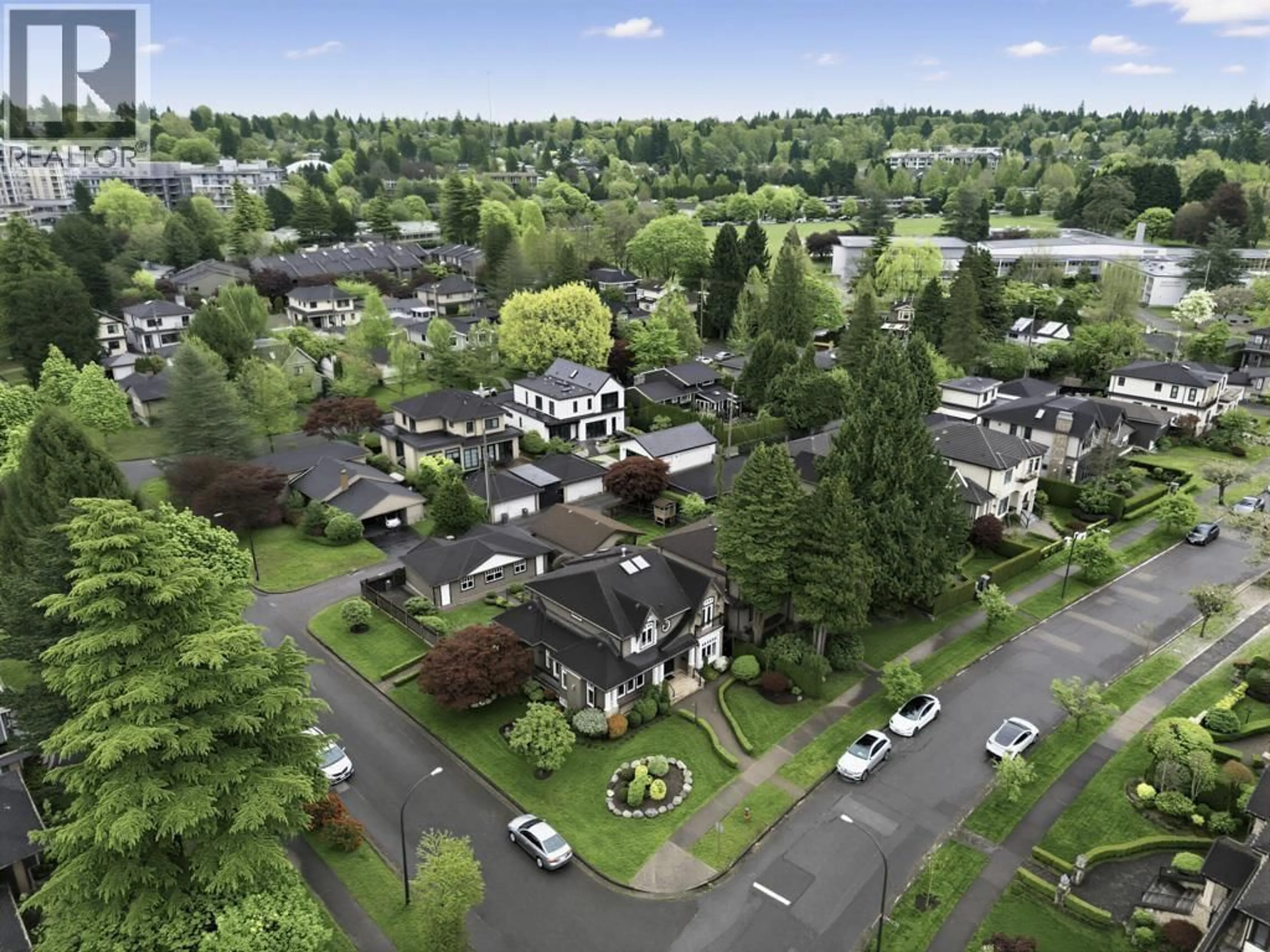 A pic from outside/outdoor area/front of a property/back of a property/a pic from drone, unknown for 4418 BRAKENRIDGE STREET, Vancouver British Columbia V6L2H2
