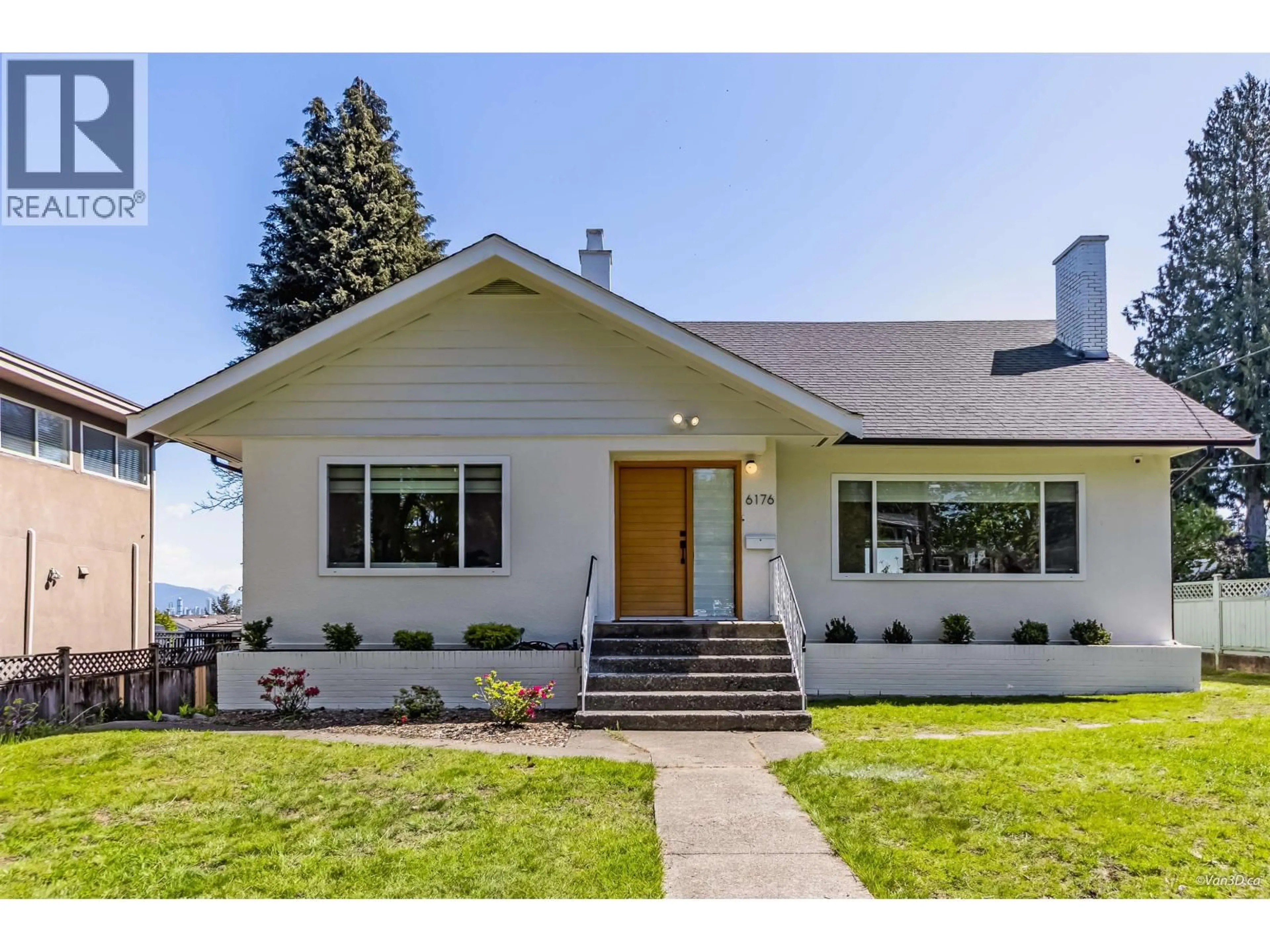 Home with vinyl exterior material, unknown for 6176 DENBIGH AVENUE, Burnaby British Columbia V5H3R5