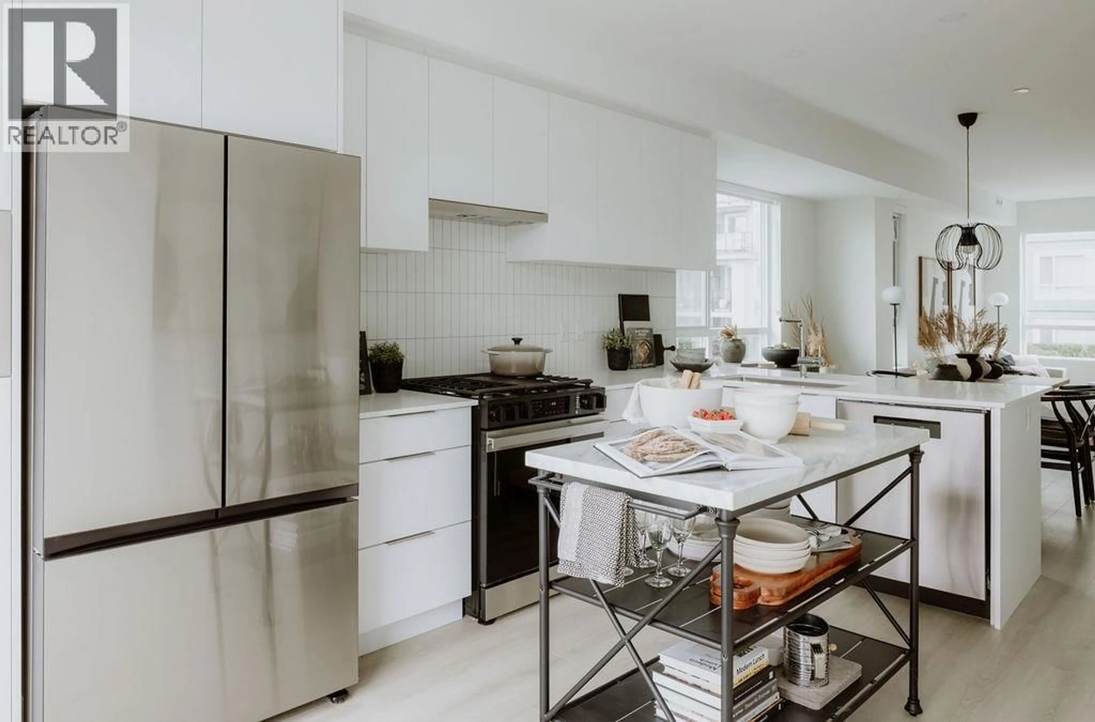 Contemporary kitchen, ceramic/tile floor for 3 - 4552 CATTAIL WAY, Tsawwassen British Columbia V4M0G8