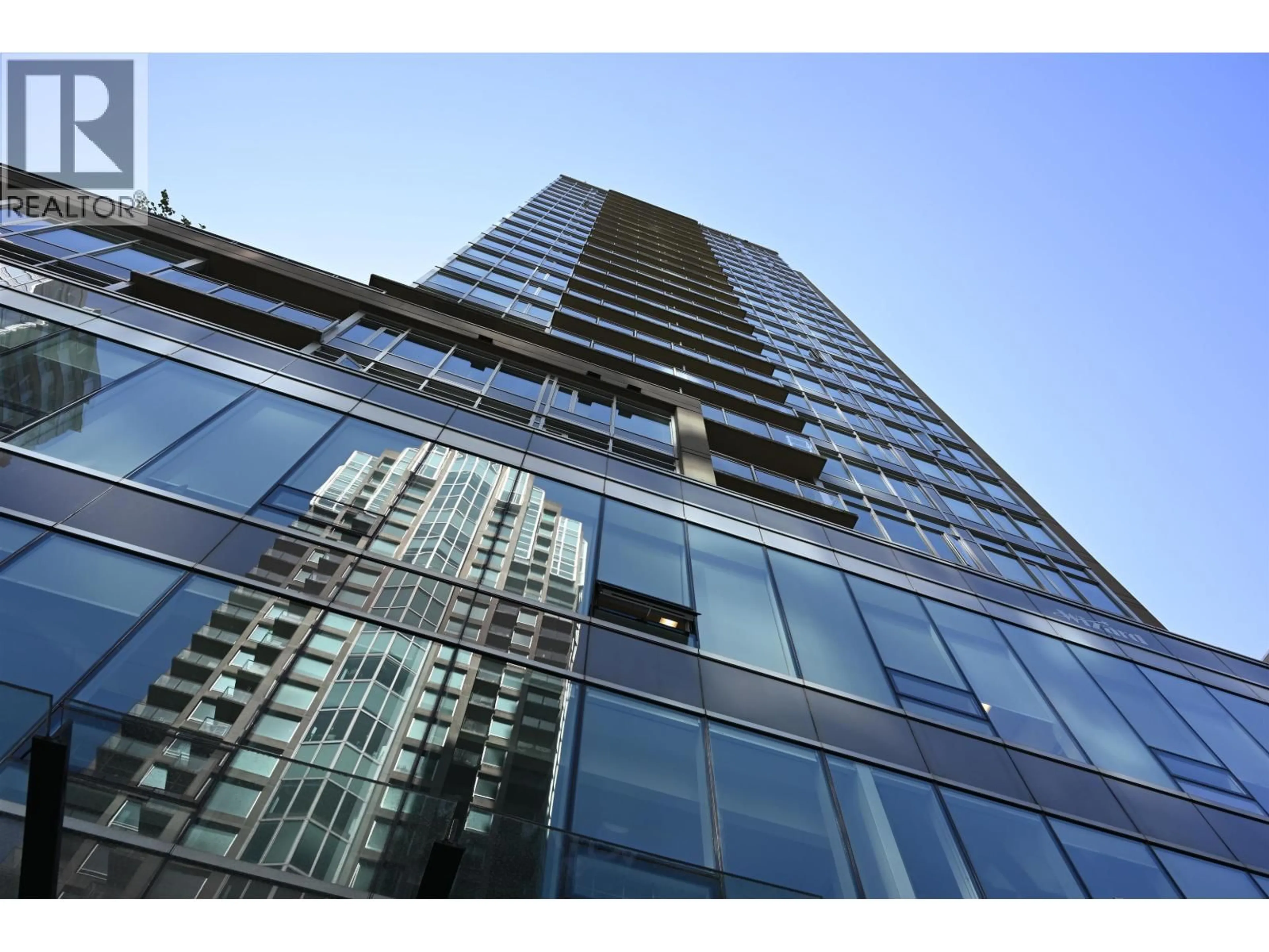 Indoor foyer for 1403 - 888 HOMER STREET, Vancouver British Columbia V6B0H8