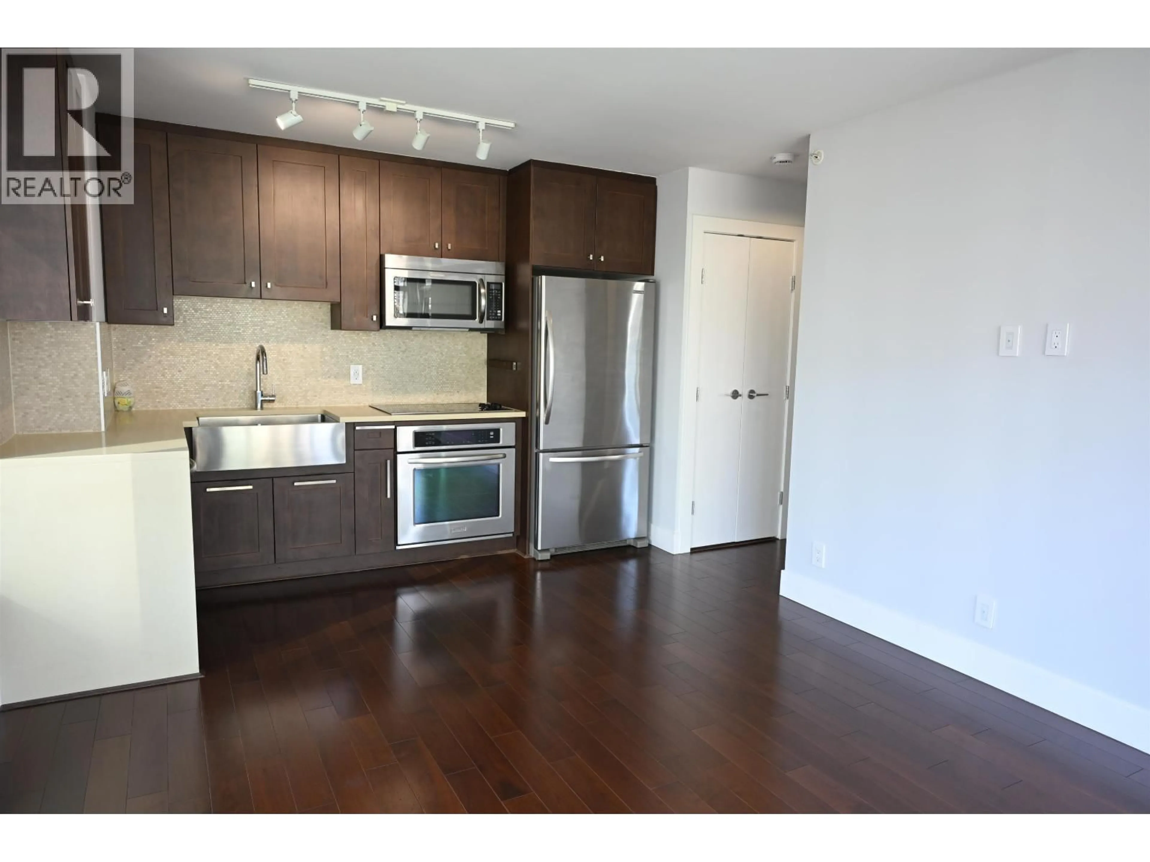 Standard kitchen, wood/laminate floor for 1403 - 888 HOMER STREET, Vancouver British Columbia V6B0H8