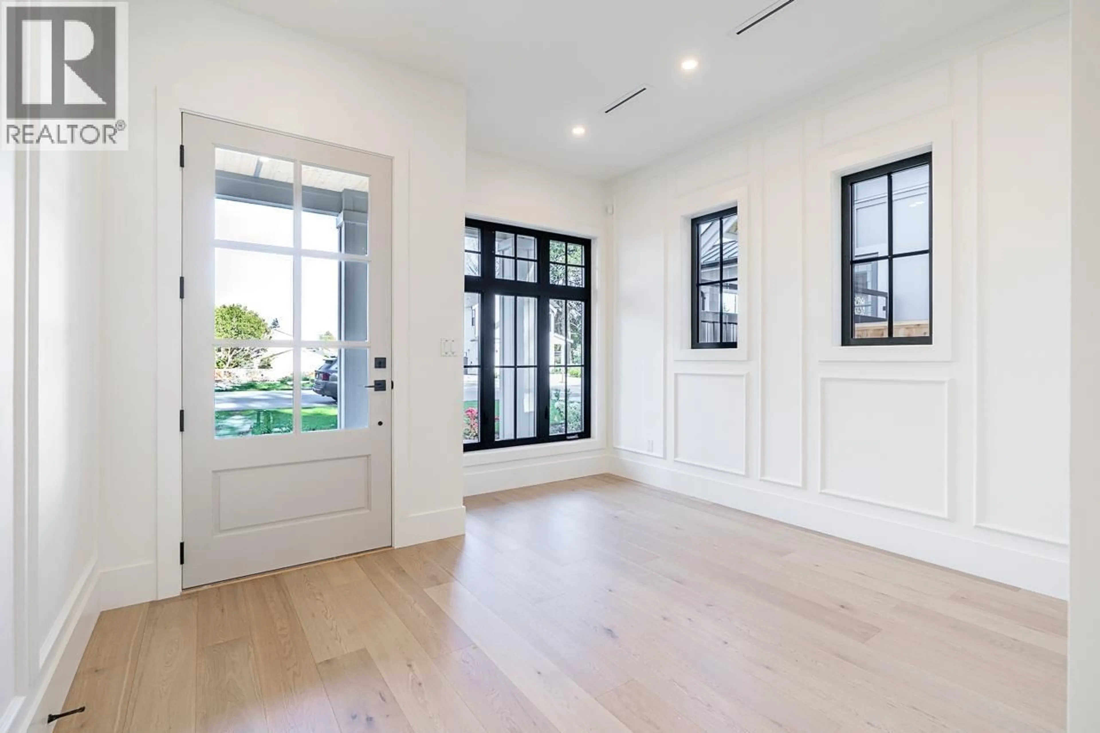 Indoor entryway for 1221 STELLERS JAY PLACE, Tsawwassen British Columbia V4M2A9