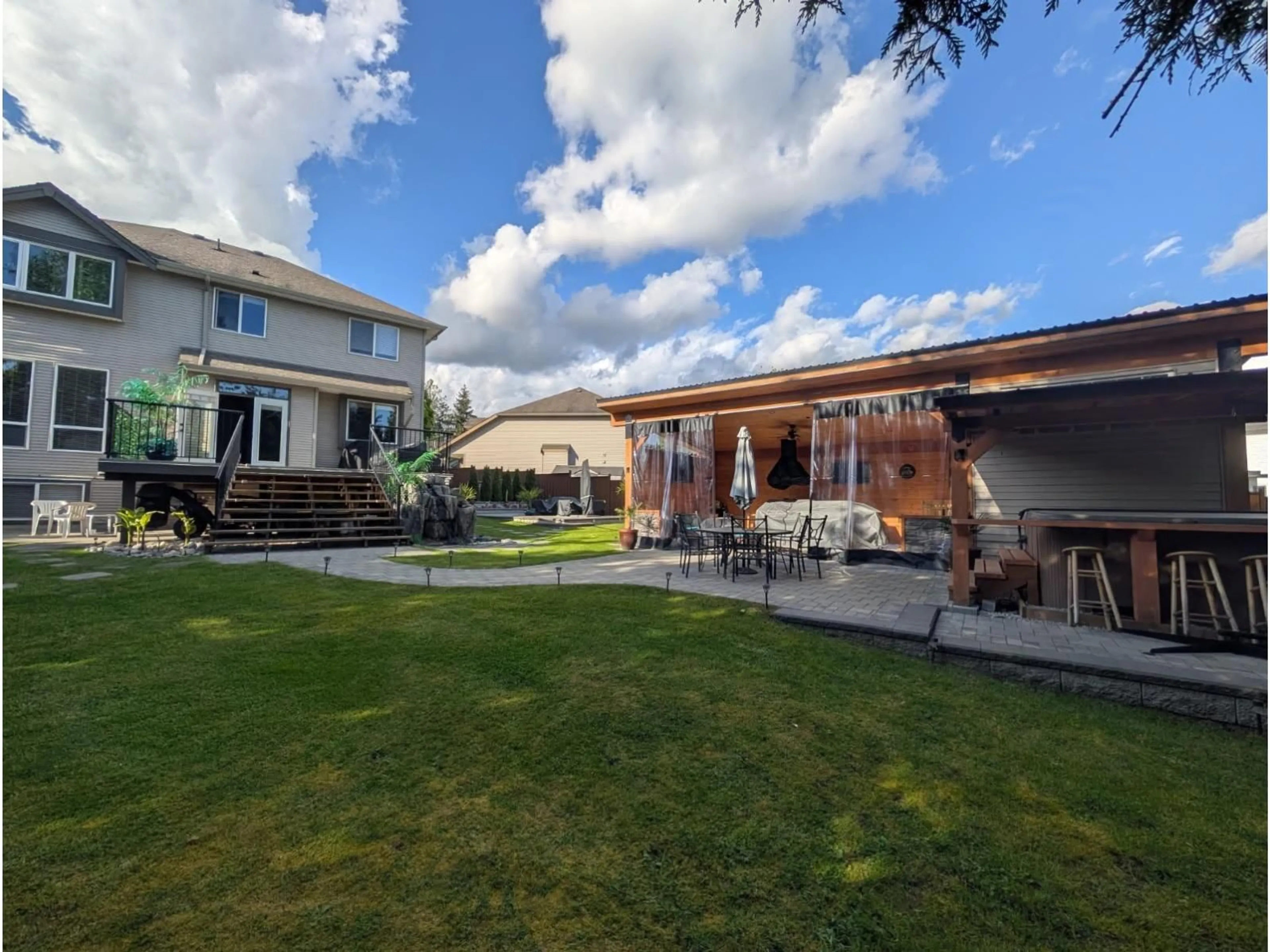 A pic from outside/outdoor area/front of a property/back of a property/a pic from drone, unknown for 10304 164A STREET, Surrey British Columbia V4N5M4