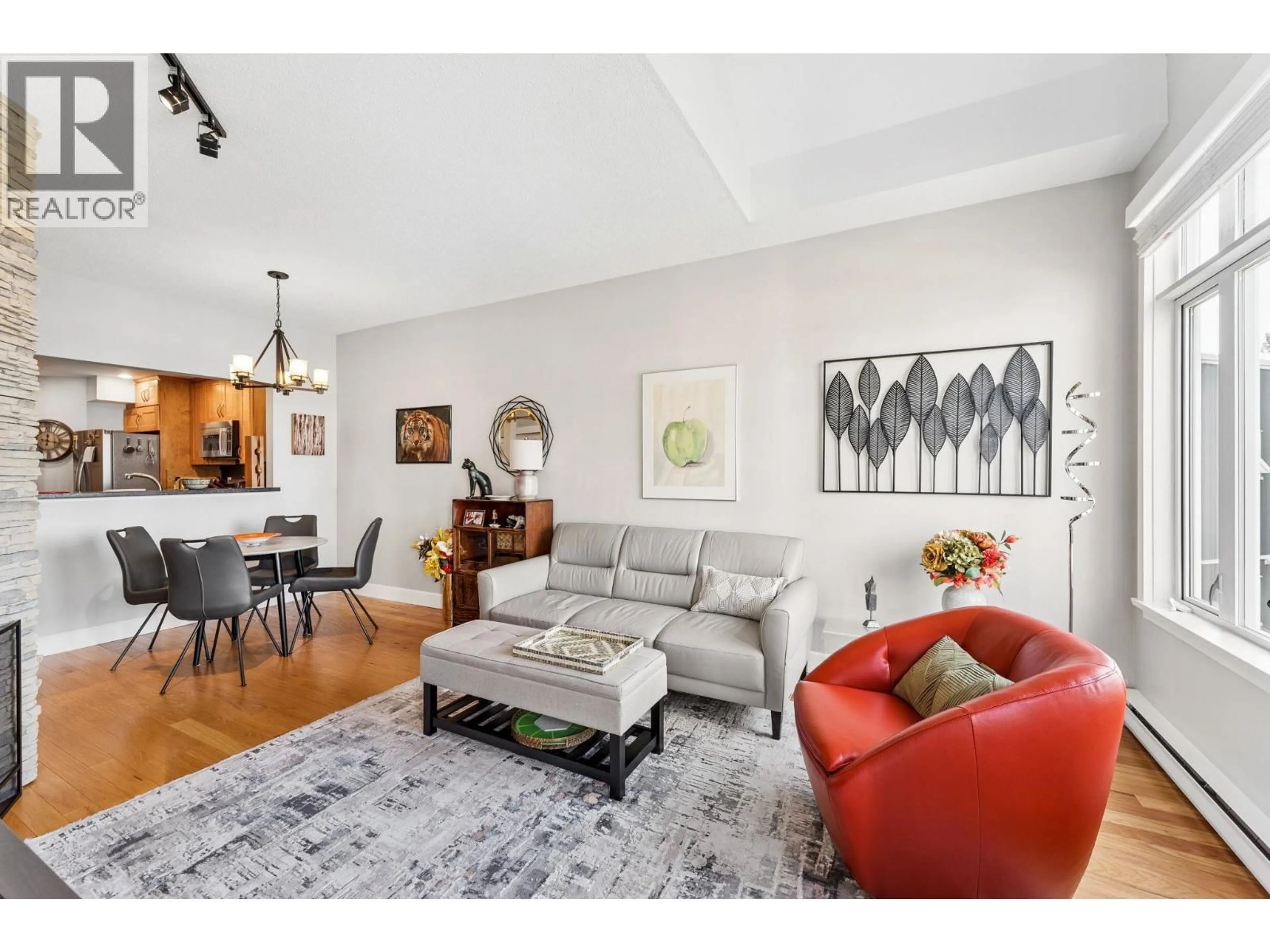 Living room with furniture, unknown for 419 - 121 29TH STREET, North Vancouver British Columbia V7N4L6