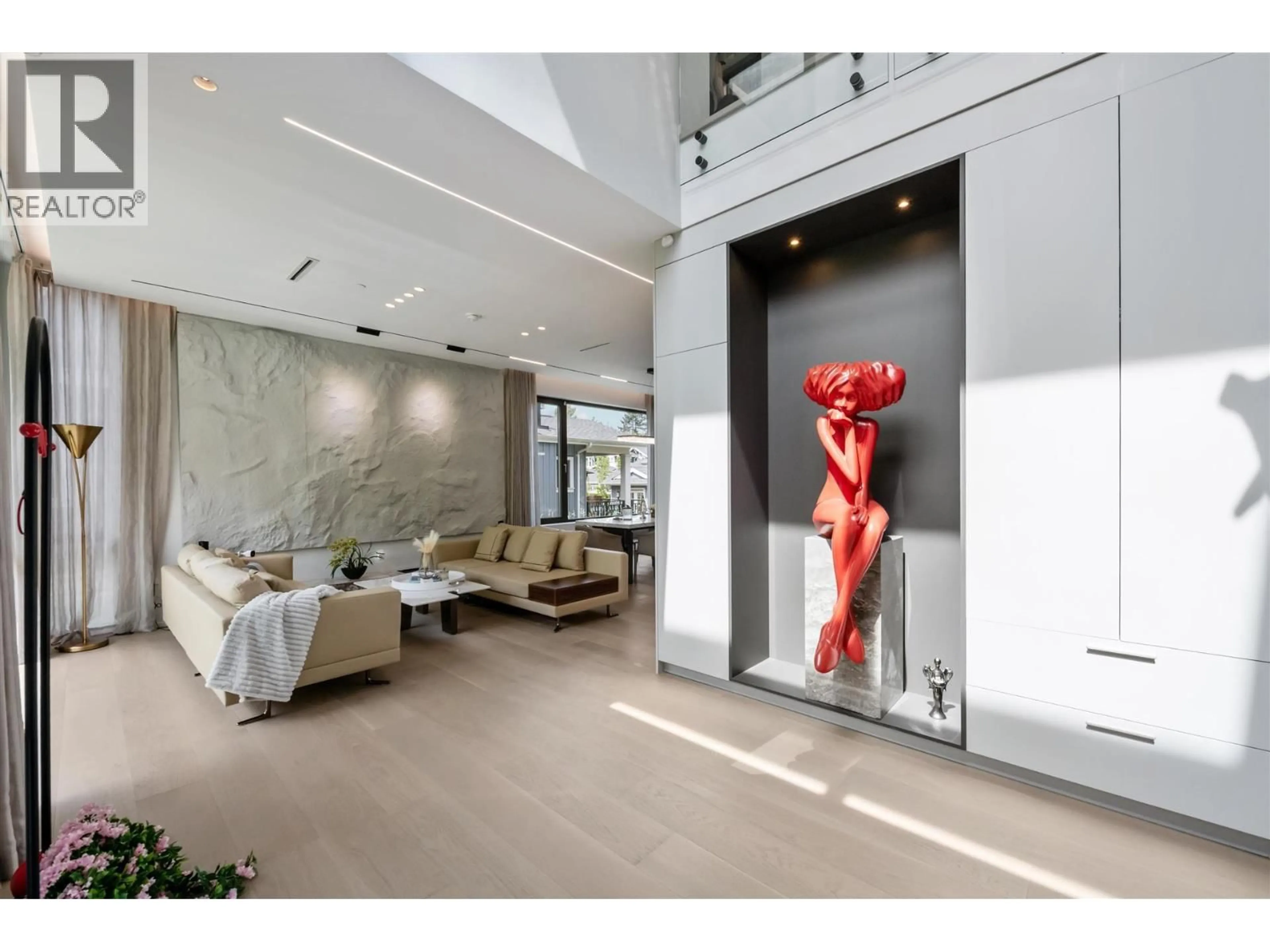 Indoor foyer for 3823 51ST AVENUE, Vancouver British Columbia V6N0E4