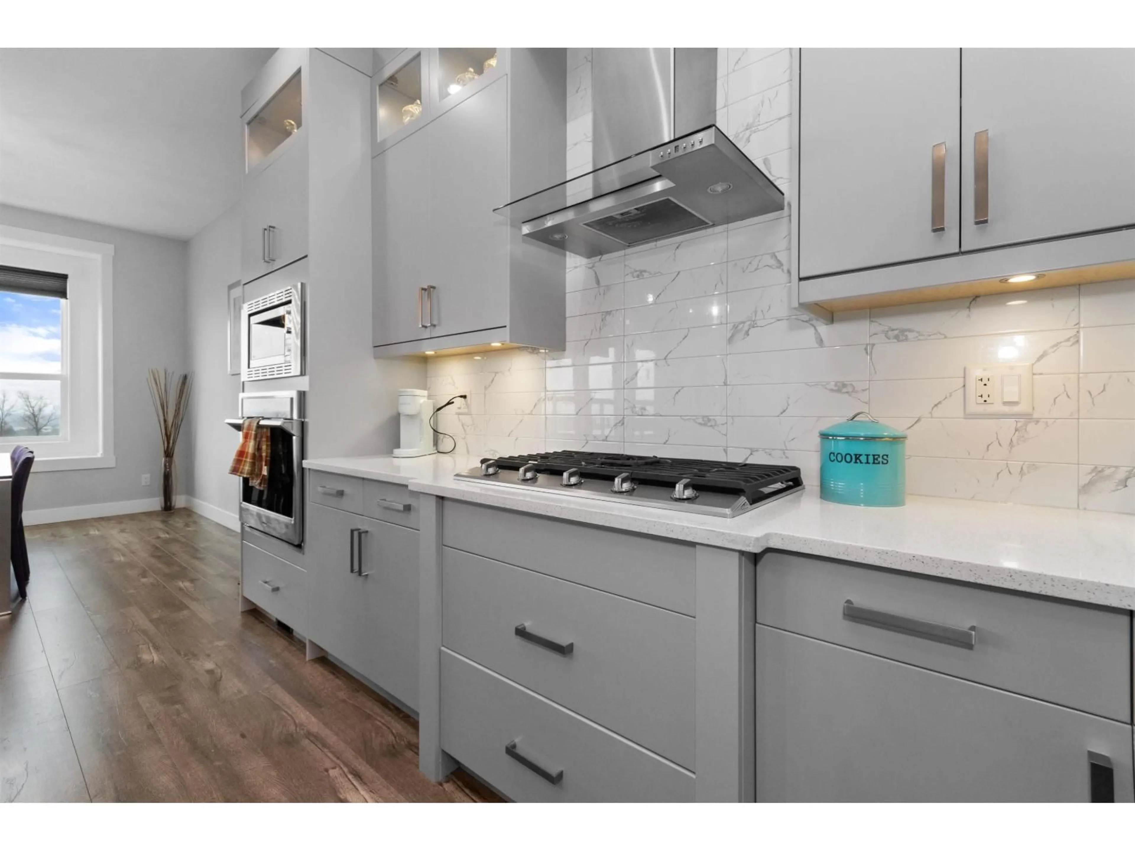 Open concept kitchen, ceramic/tile floor for 45 - 50778 LEDGESTONE PLACE, Chilliwack British Columbia V2P0E7