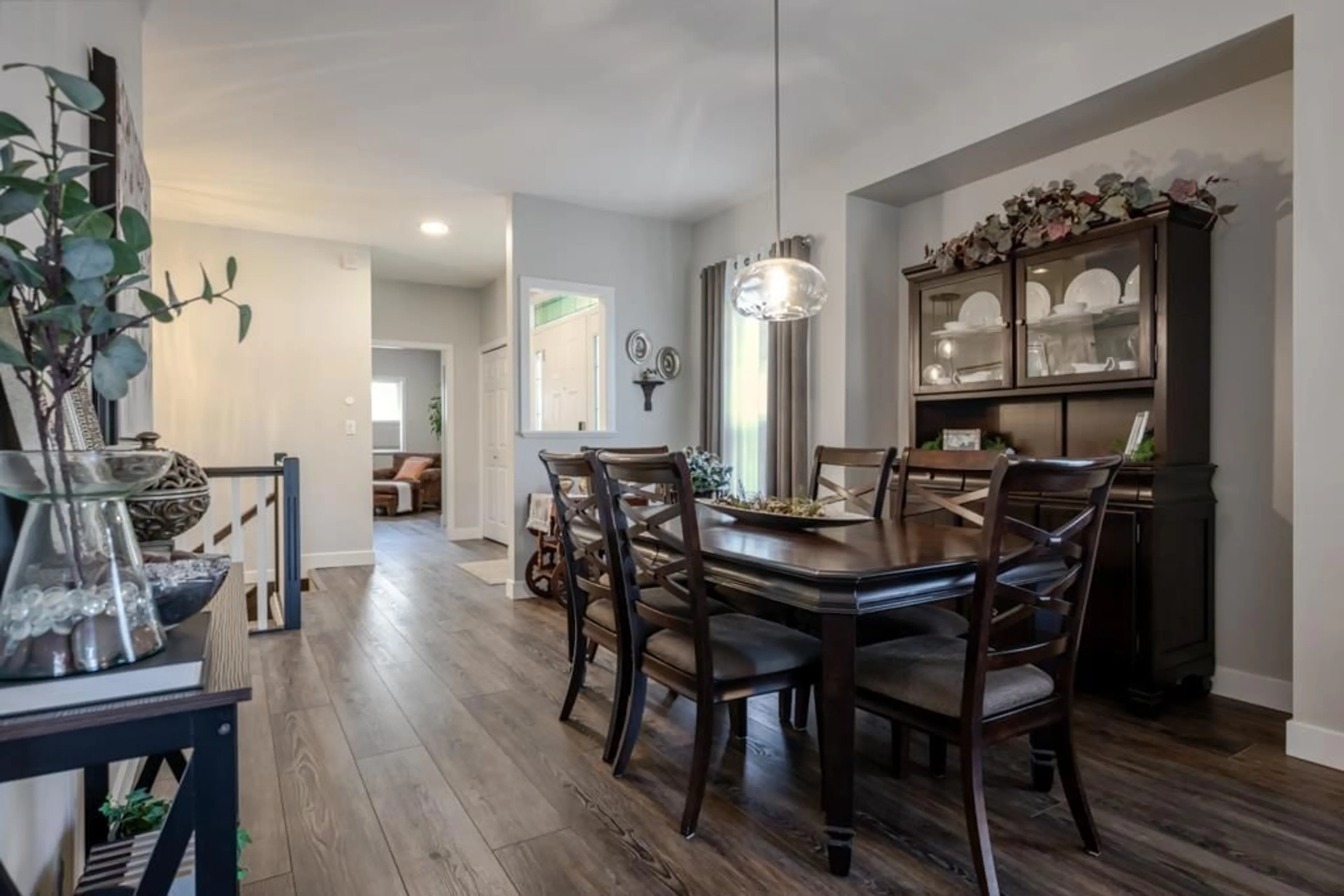 Dining room, wood/laminate floor for 3 - 34159 FRASER STREET, Abbotsford British Columbia V2S8P2
