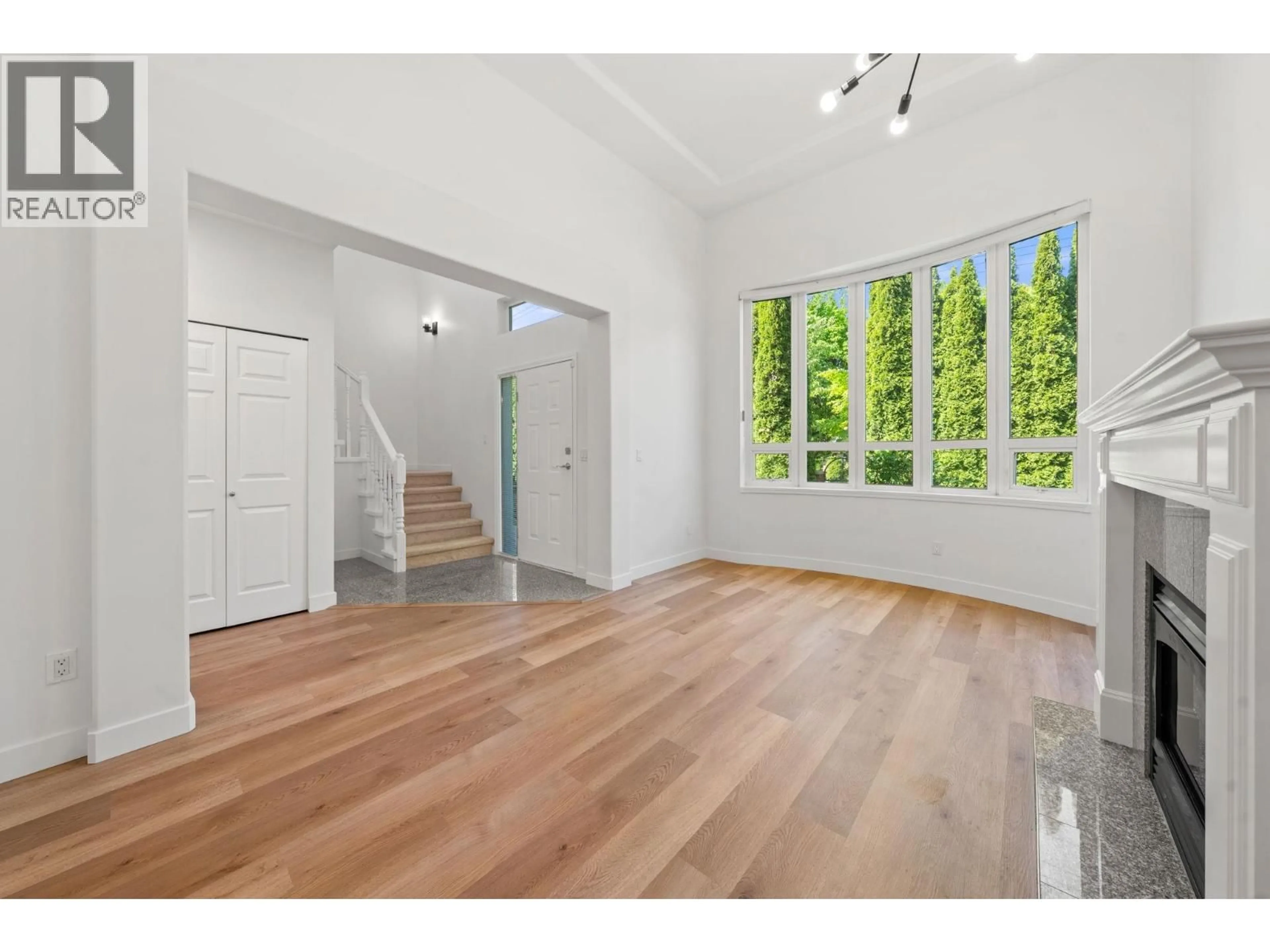 Unknown for 4500 NO 5 ROAD, Richmond British Columbia V6X2V3