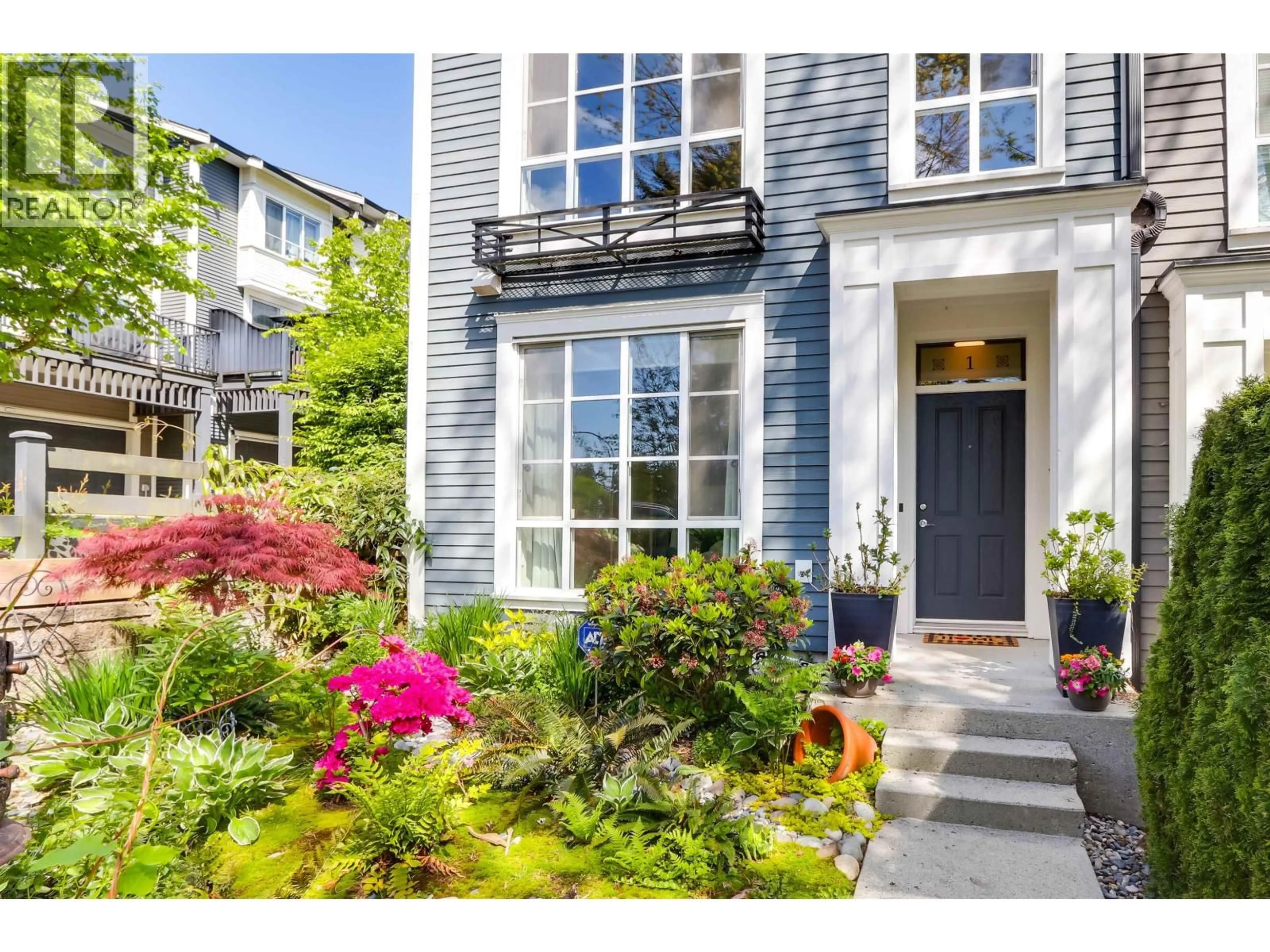 Indoor entryway for 1 - 3437 WILKIE AVENUE, Coquitlam British Columbia V3B0E5