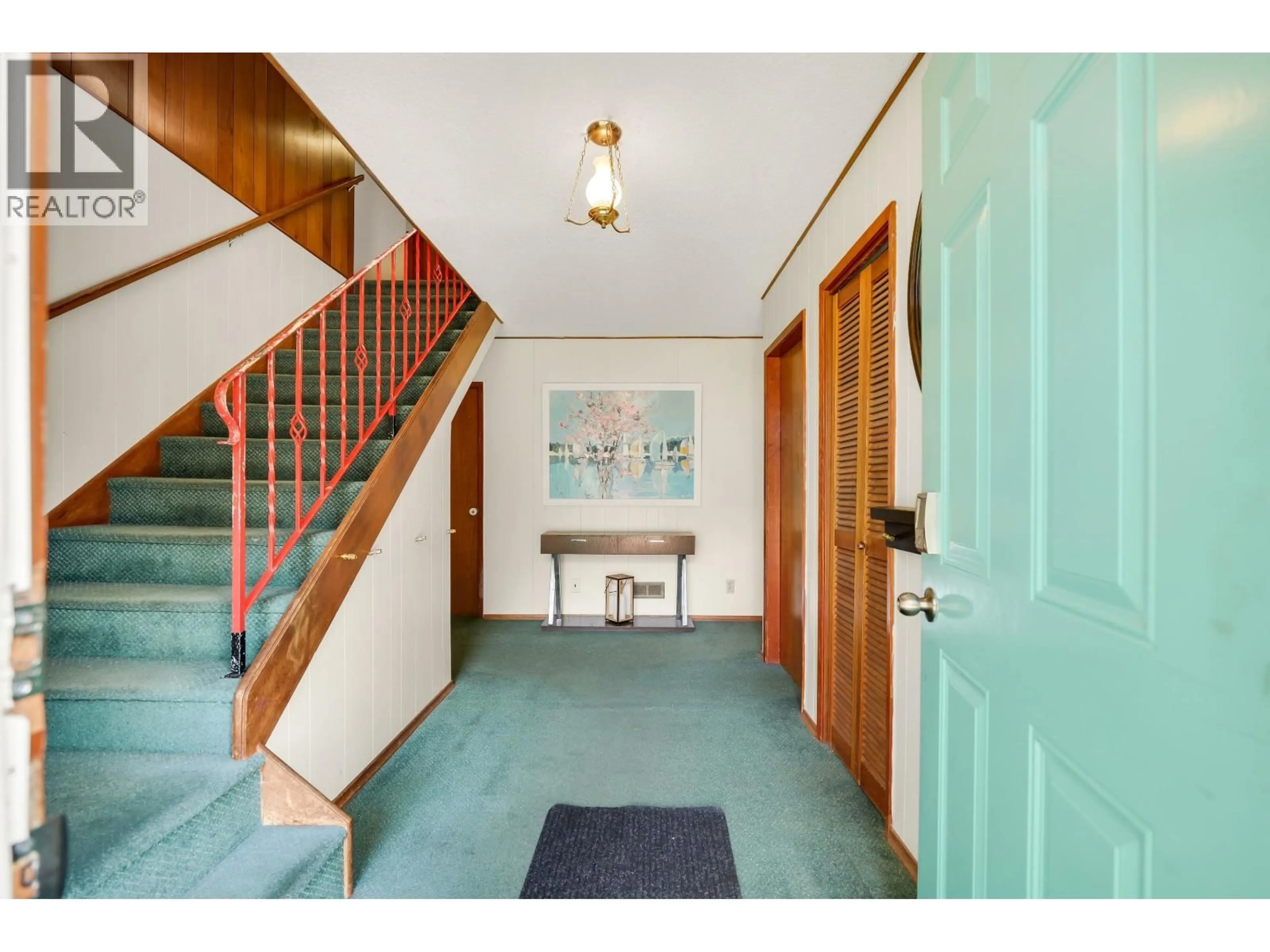 Indoor foyer for 41750 COTTONWOOD ROAD, Squamish British Columbia V0N1H0