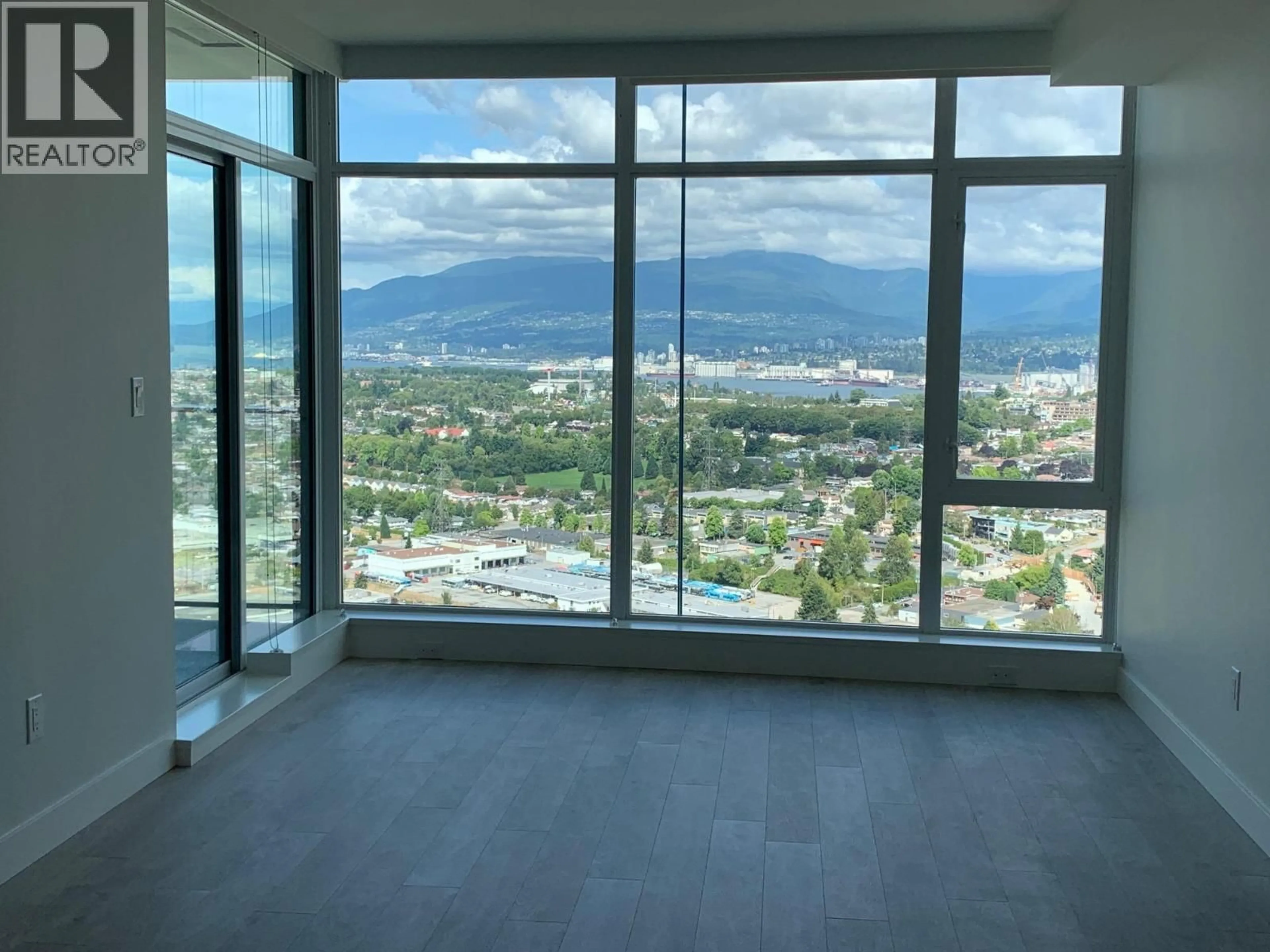 Indoor foyer for 3507 - 1788 GILMORE AVENUE, Burnaby British Columbia V5C0L5