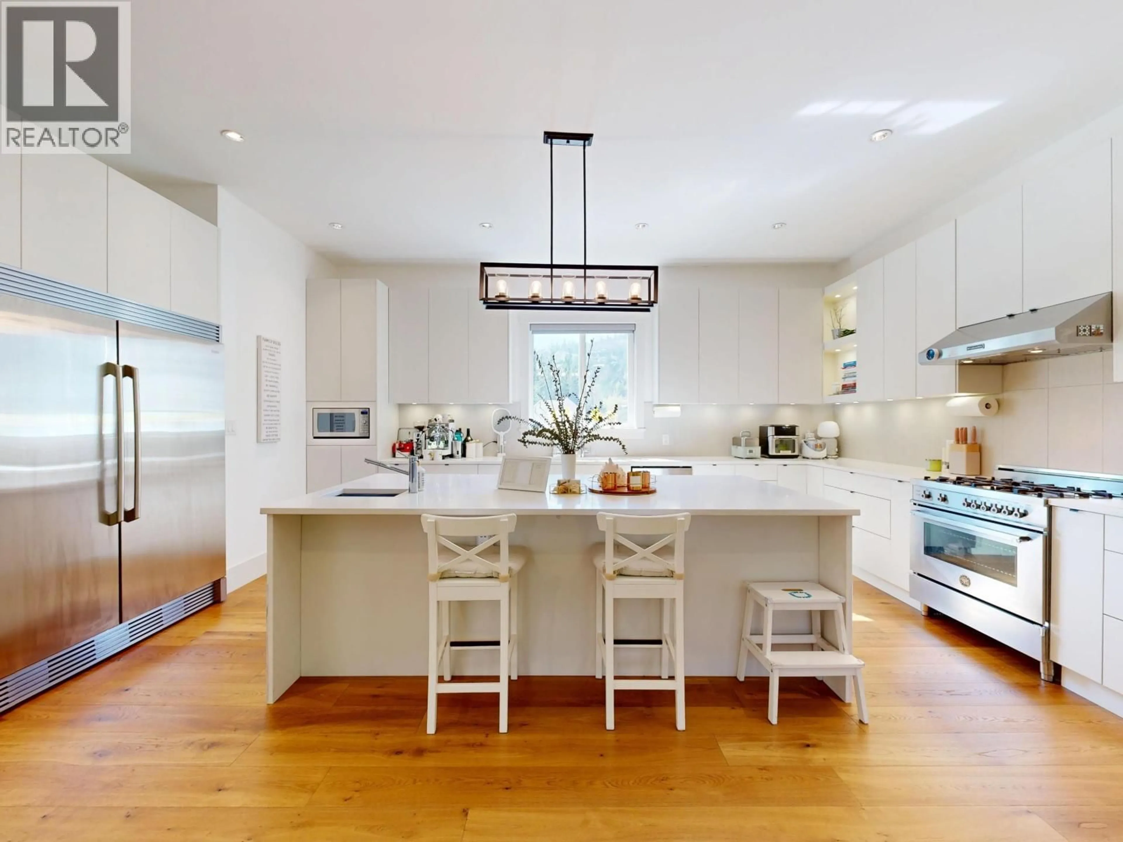 Open concept kitchen, unknown for 52 - 3295 SUNNYSIDE ROAD, Anmore British Columbia V3H4Z4