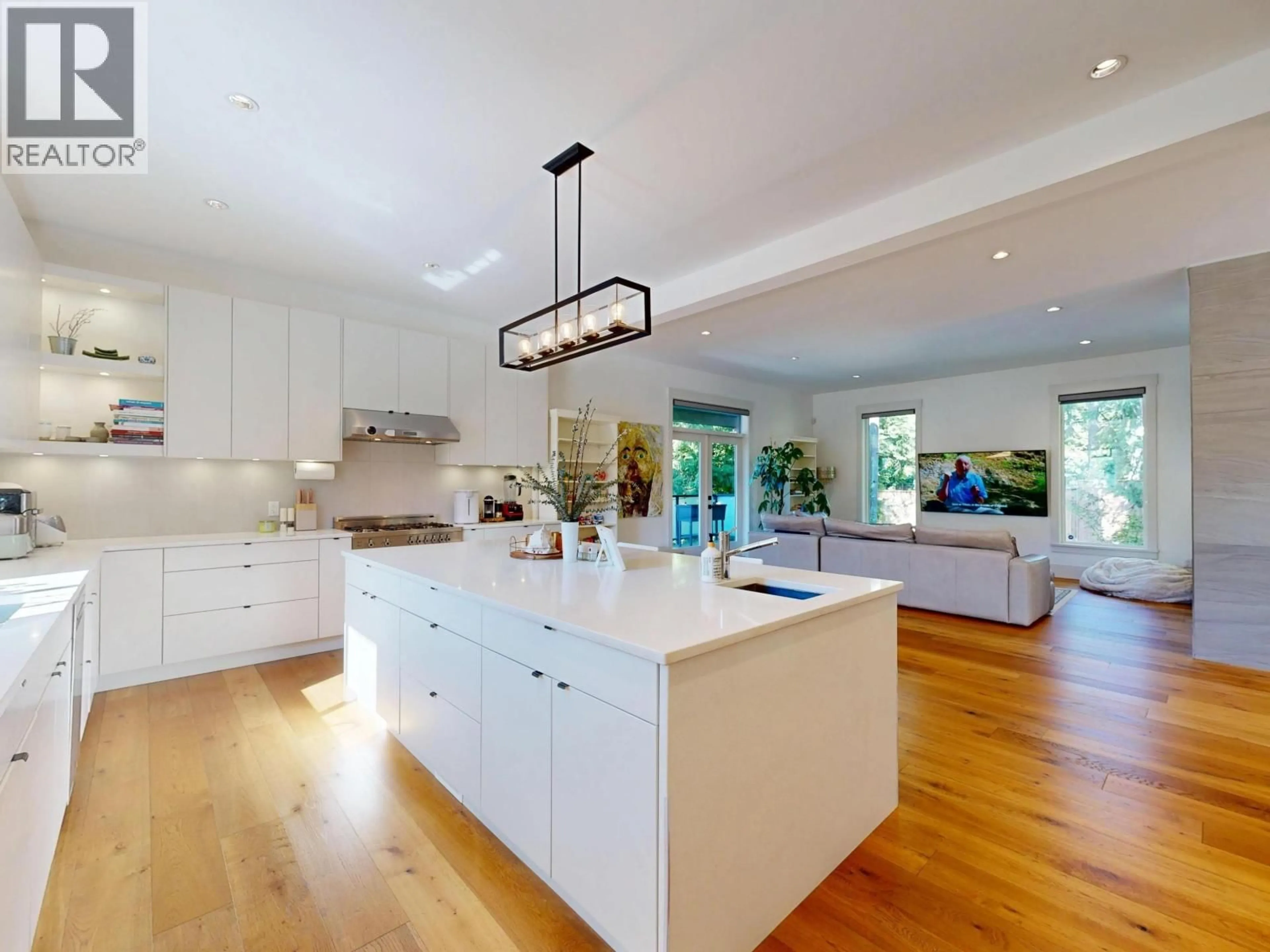 Open concept kitchen, unknown for 52 - 3295 SUNNYSIDE ROAD, Anmore British Columbia V3H4Z4