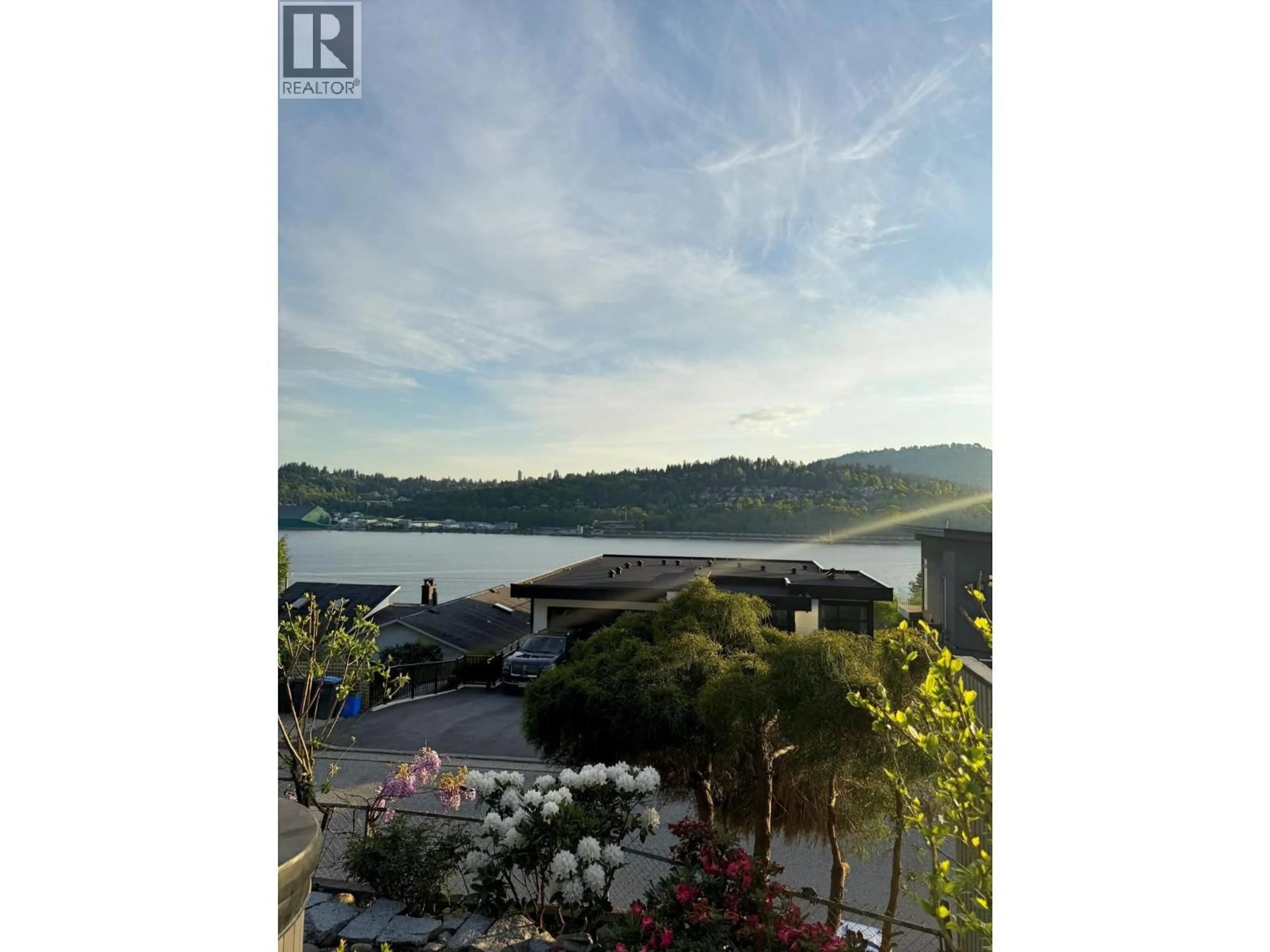 A pic from outside/outdoor area/front of a property/back of a property/a pic from drone, water/lake/river/ocean view for 18 AXFORD BAY, Port Moody British Columbia V3H3R2