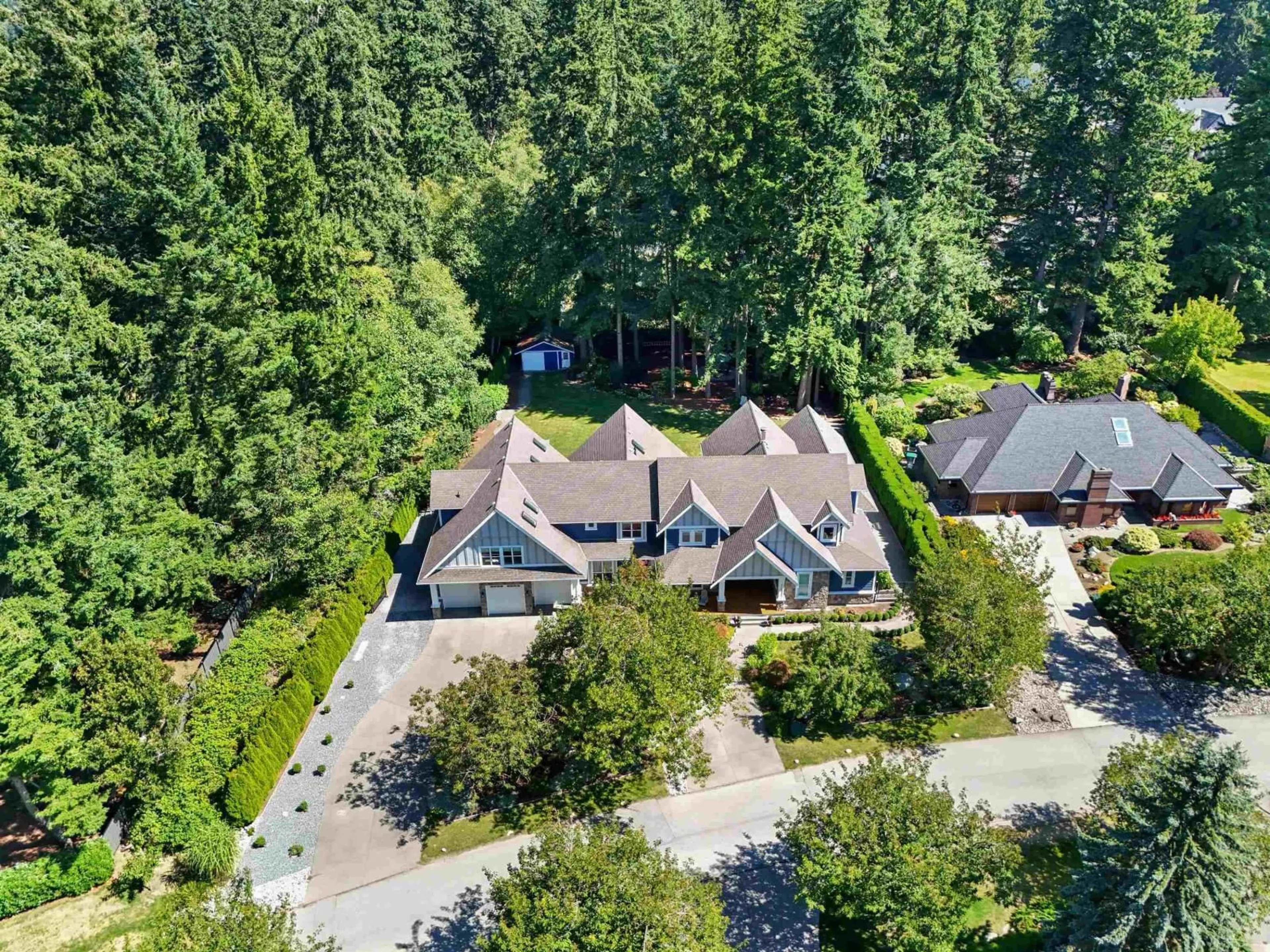 A pic from outside/outdoor area/front of a property/back of a property/a pic from drone, unknown for 2732 NORTHCREST DRIVE, Surrey British Columbia V4P2G9