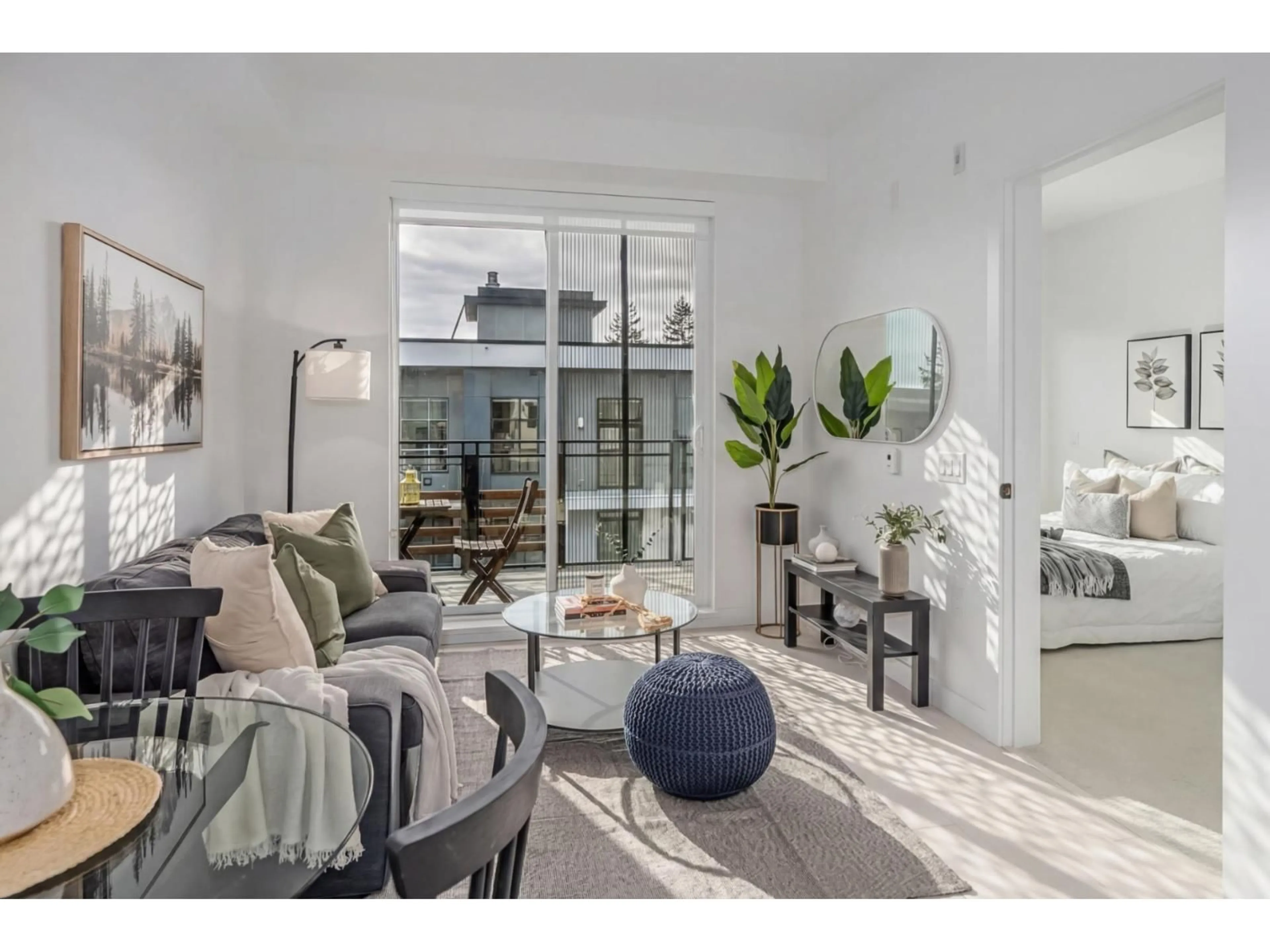 Living room with furniture, unknown for 615 - 13439 94A AVENUE, Surrey British Columbia V3V0G9