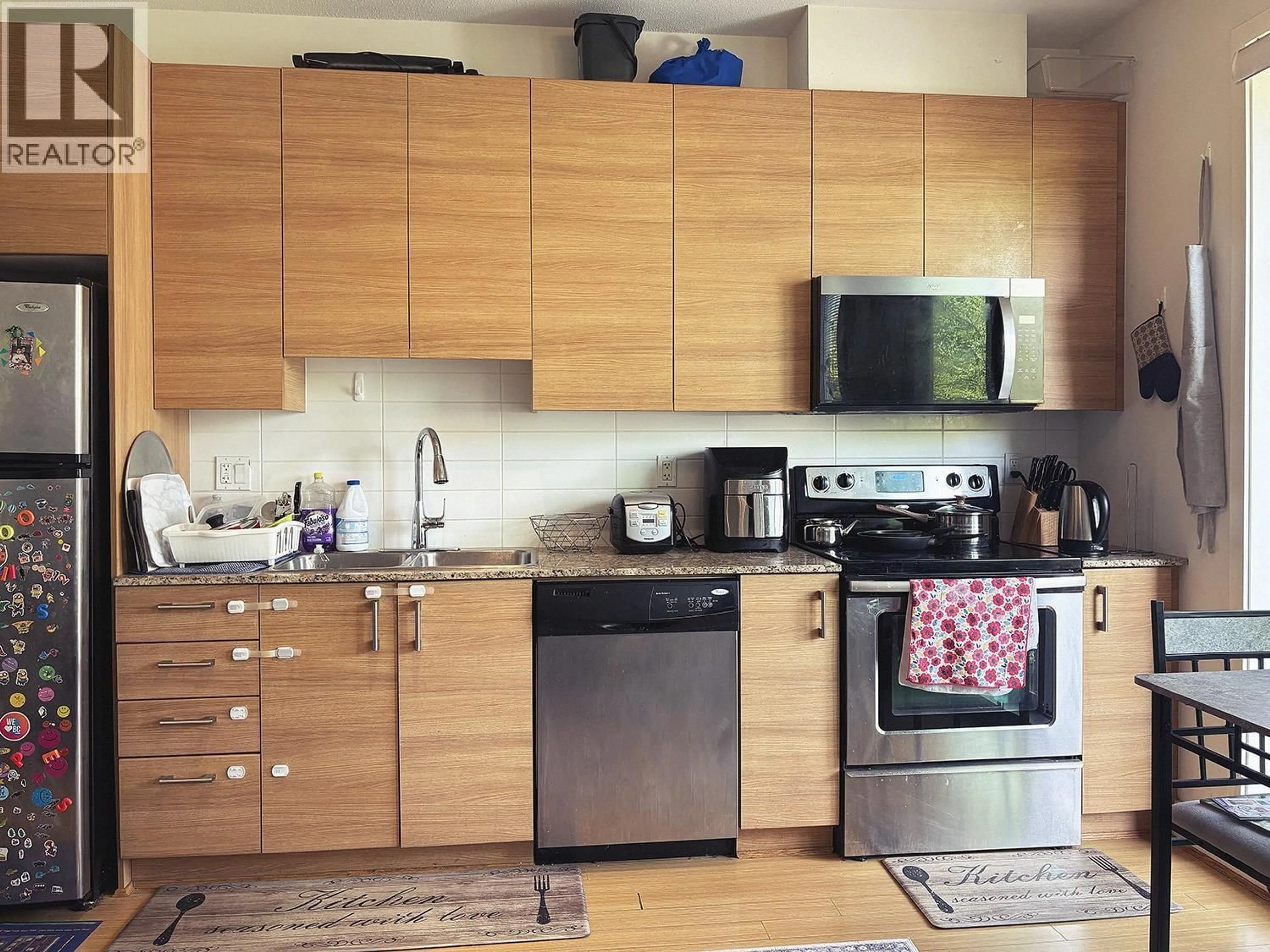 Standard kitchen, wood/laminate floor for 219 - 5788 SIDLEY STREET, Burnaby British Columbia V5J5E5