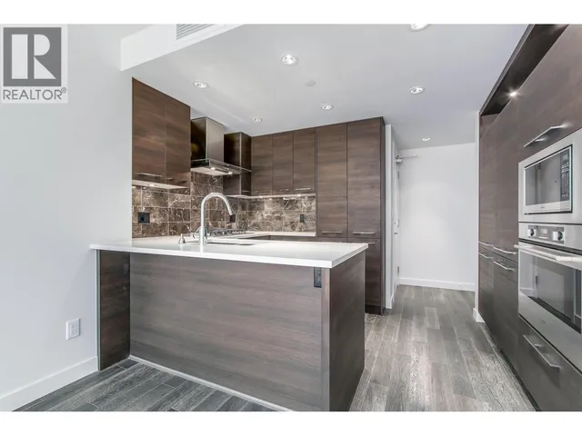 601 - 7468 LANSDOWNE ROAD, Richmond 5