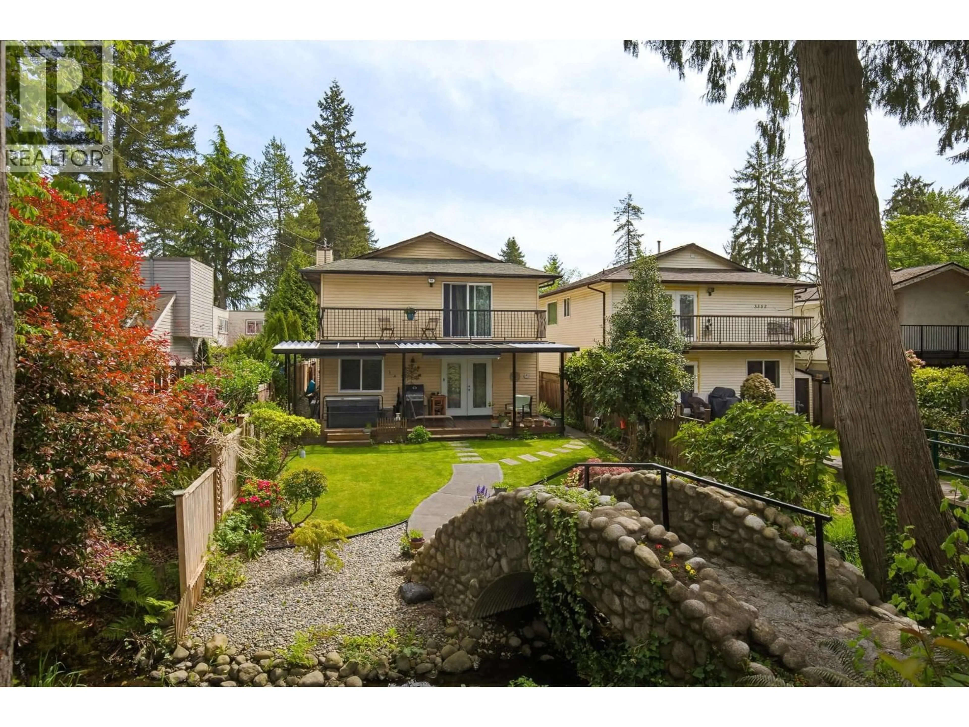 A pic from outside/outdoor area/front of a property/back of a property/a pic from drone, street for 3358 JERVIS STREET, Port Coquitlam British Columbia V3B4P3