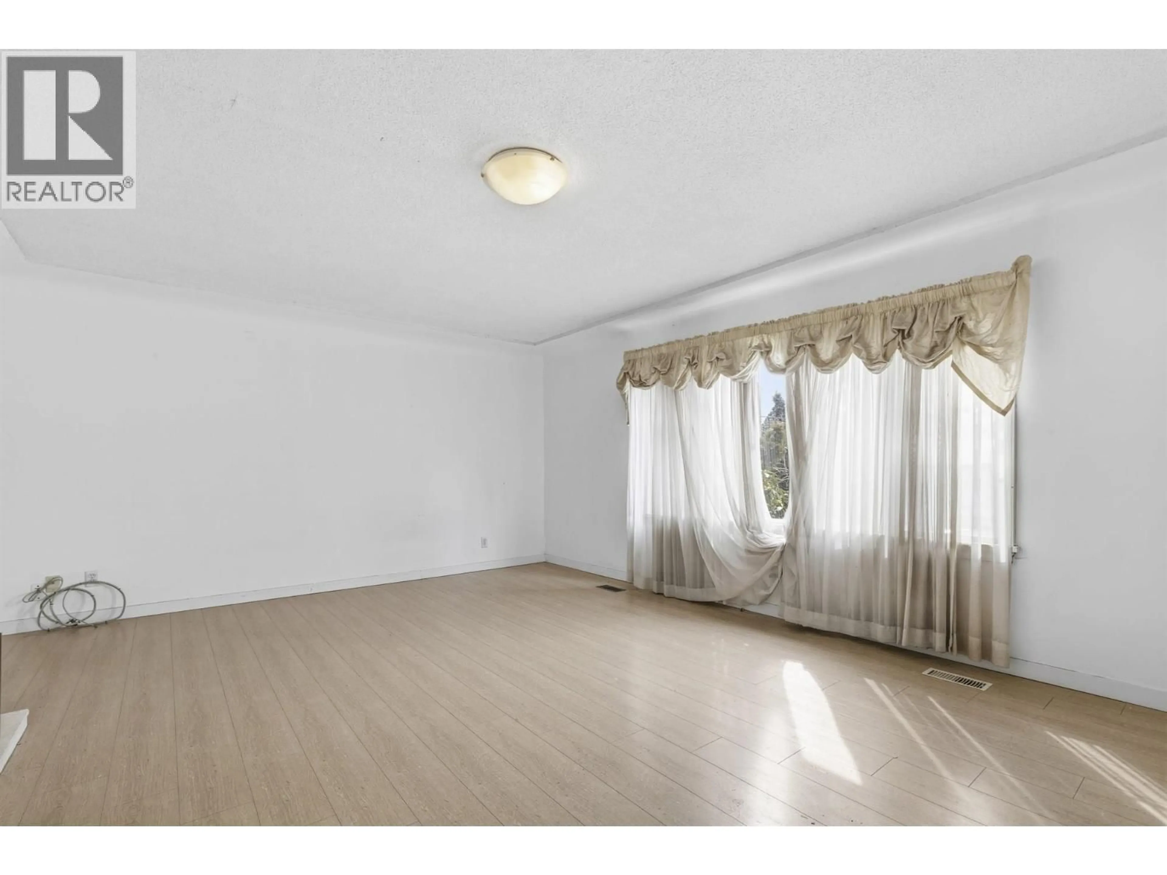 A pic of a room for 1479 57TH AVENUE, Vancouver British Columbia V6P1T1
