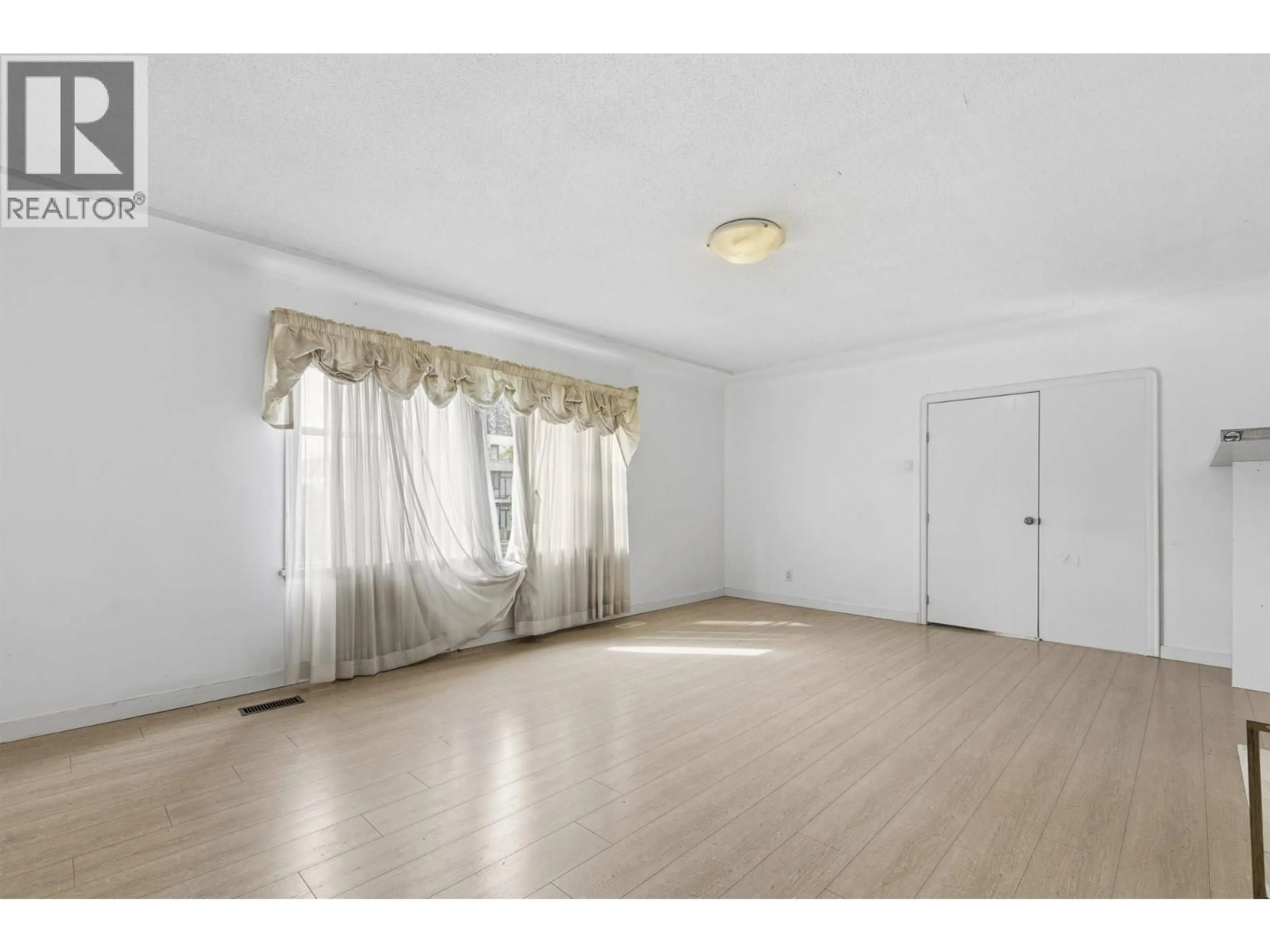 A pic of a room for 1479 57TH AVENUE, Vancouver British Columbia V6P1T1