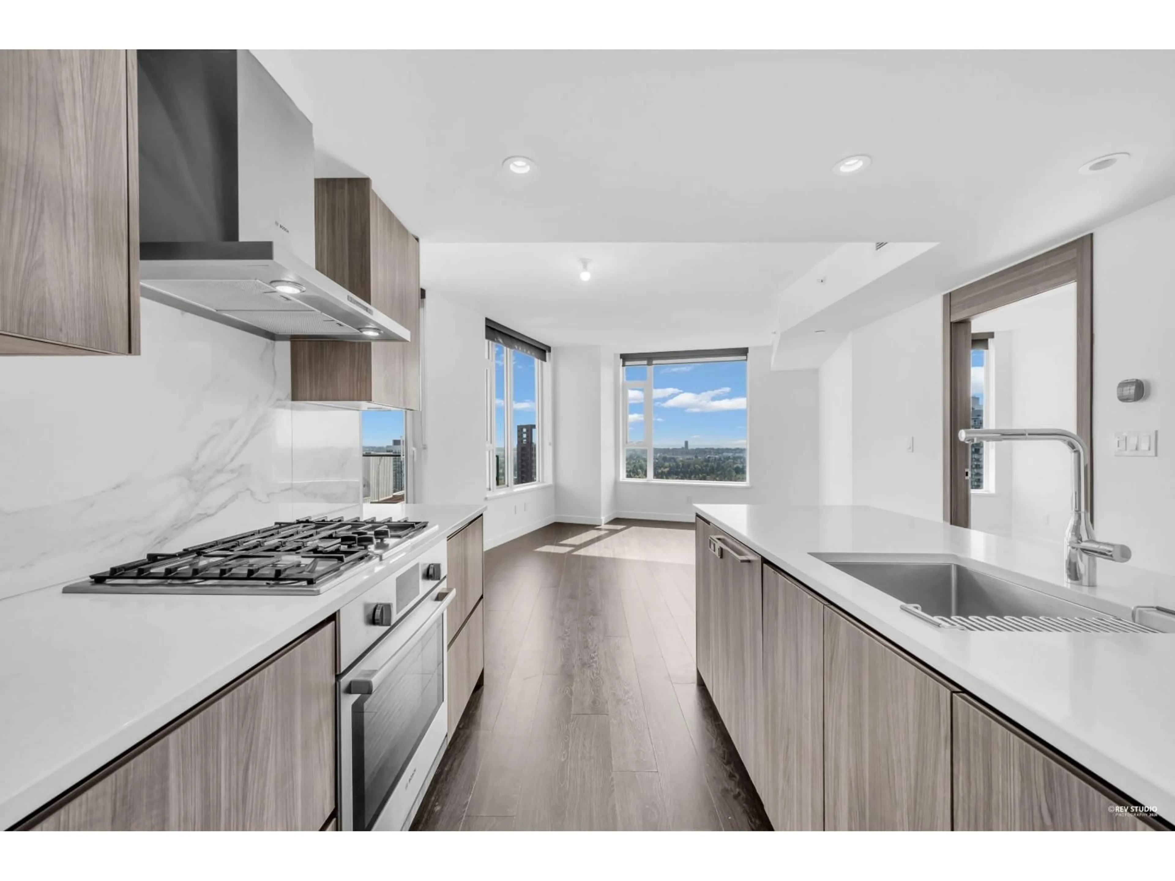 Open concept kitchen, unknown for 4008 - 9887 WHALLEY BOULEVARD, Surrey British Columbia V3T0P4