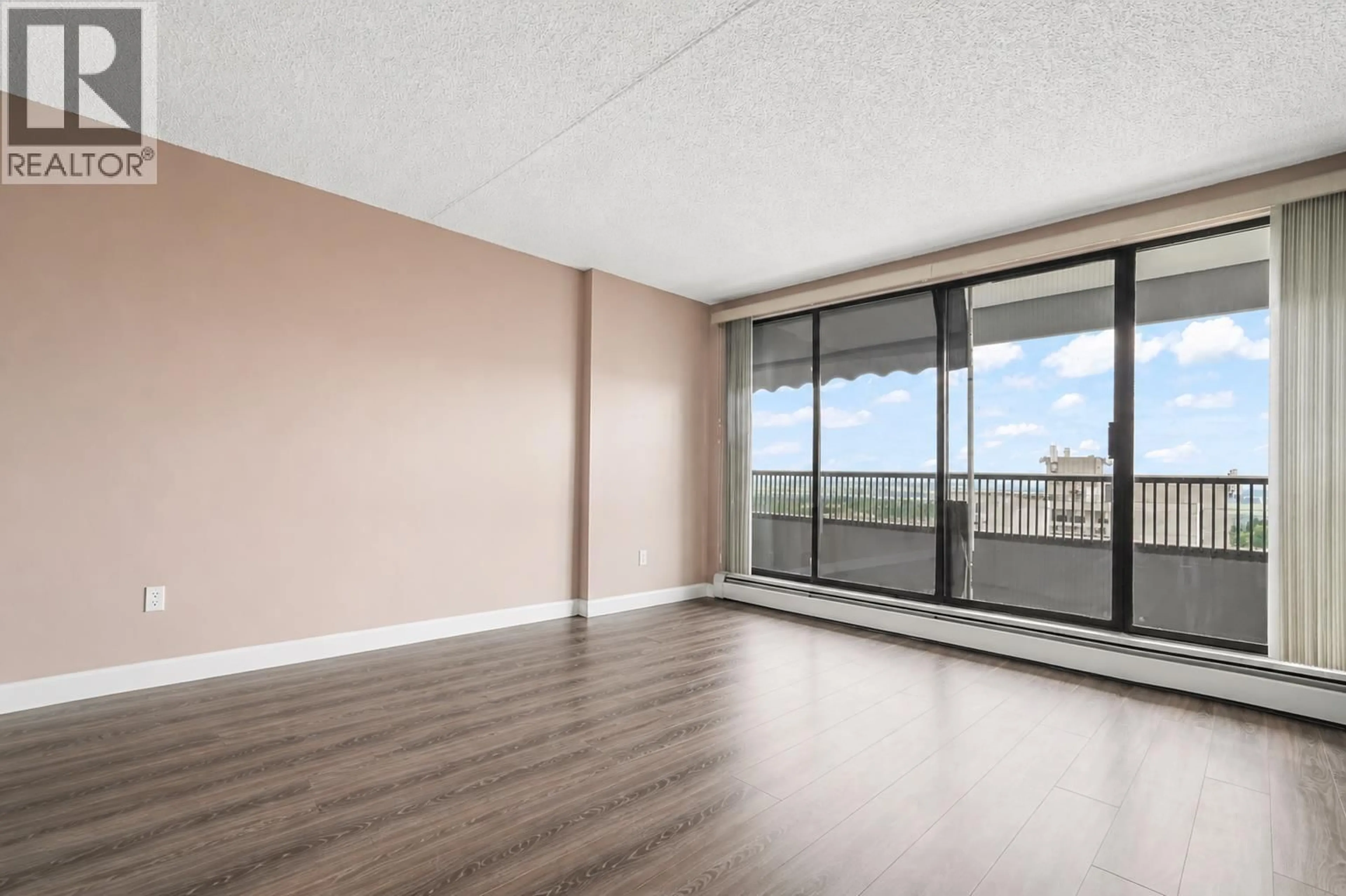 A pic of a room for 1607 - 6595 WILLINGDON AVENUE, Burnaby British Columbia V5H4E5