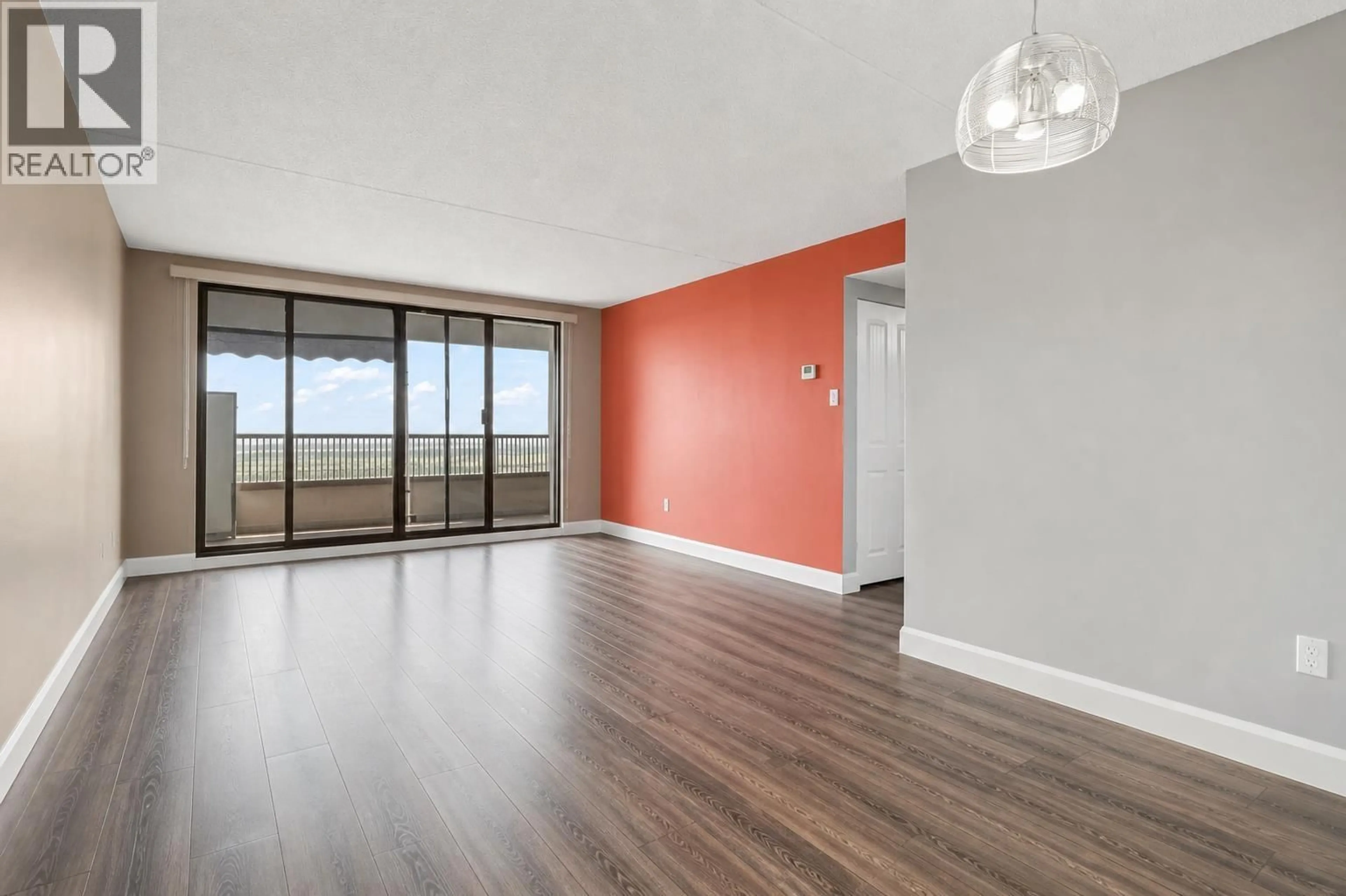 A pic of a room for 1607 - 6595 WILLINGDON AVENUE, Burnaby British Columbia V5H4E5