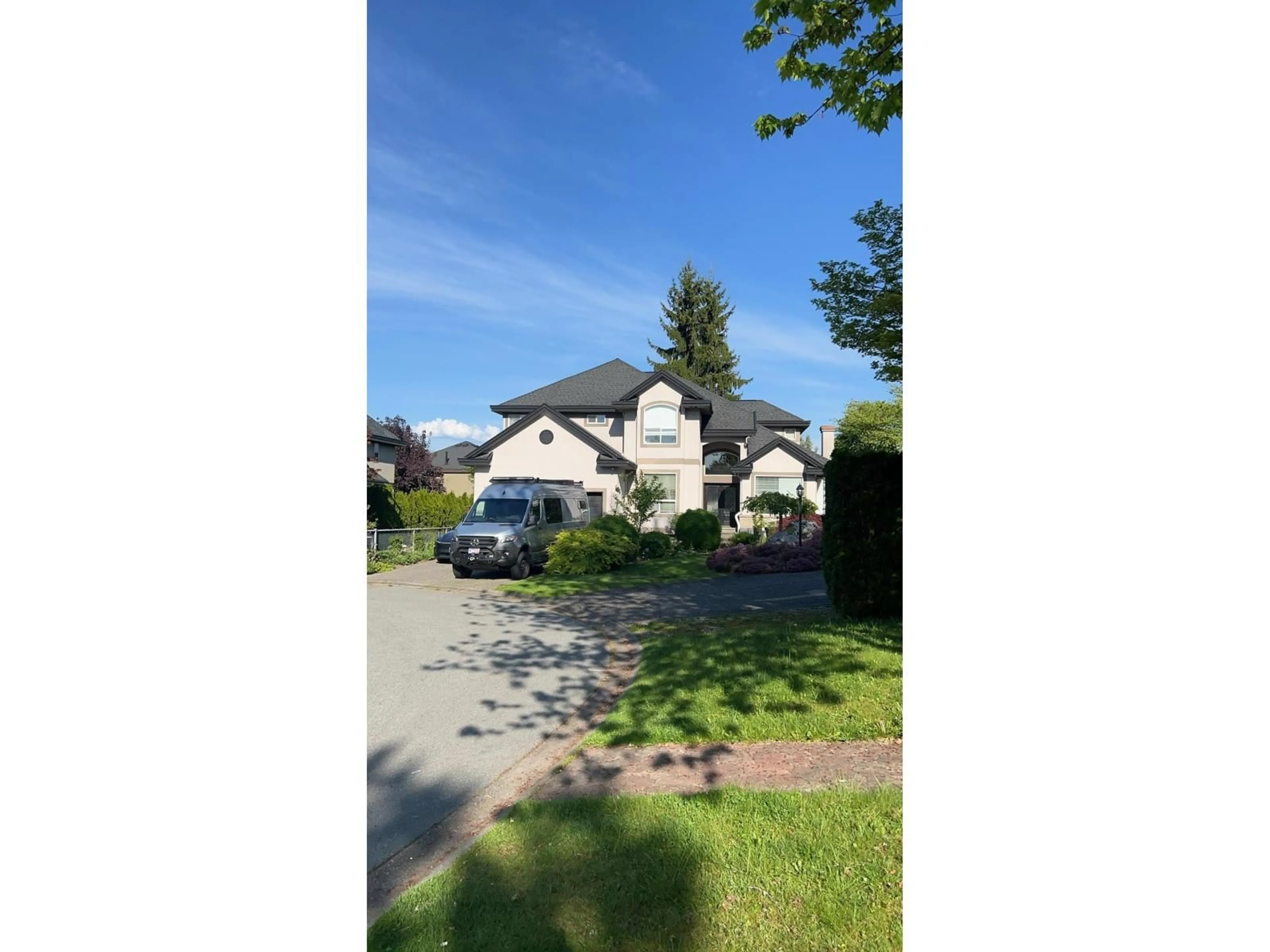 A pic from outside/outdoor area/front of a property/back of a property/a pic from drone, street for 10438 168A STREET, Surrey British Columbia V4N5A8