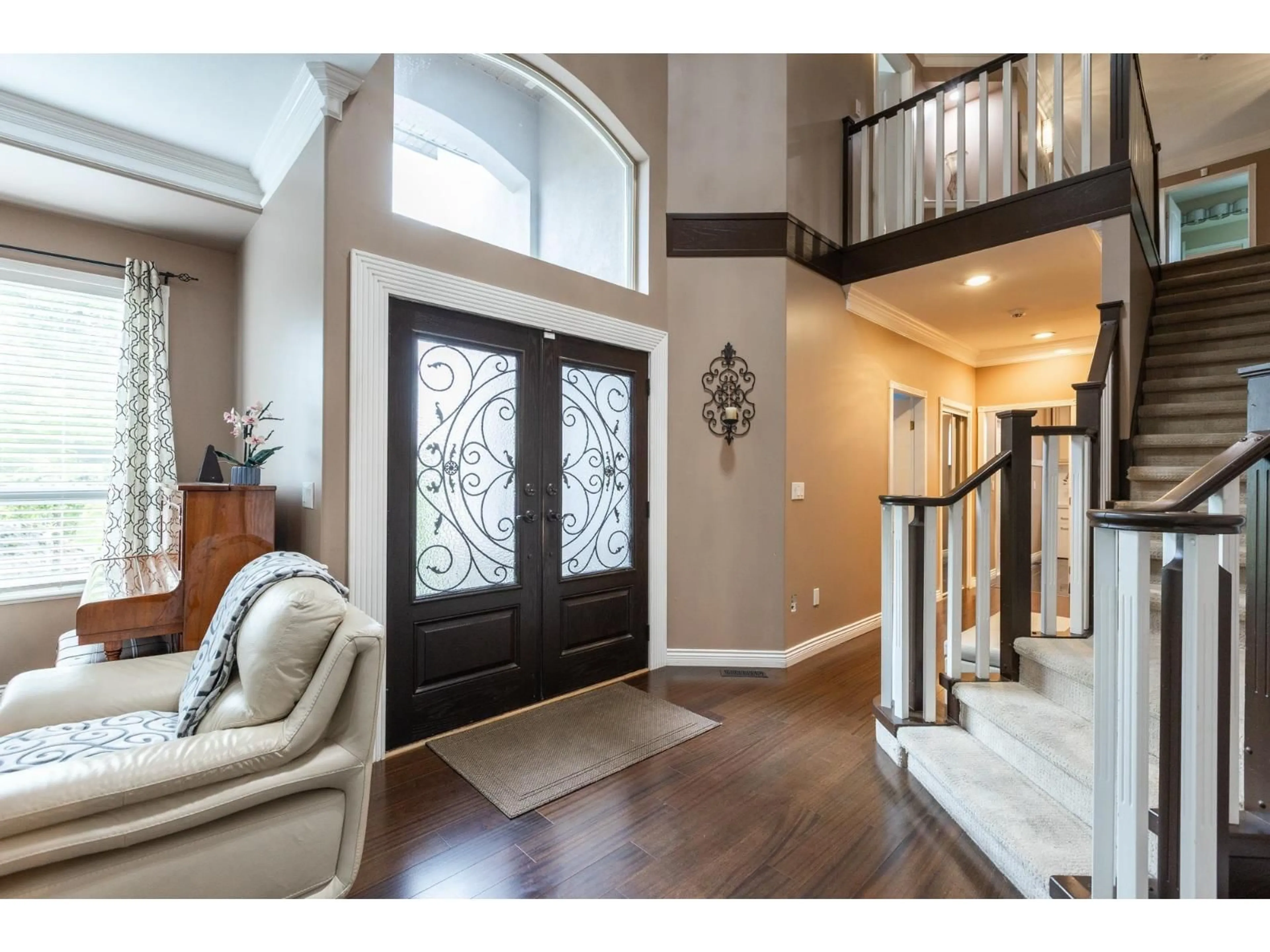 Indoor entryway for 10438 168A STREET, Surrey British Columbia V4N5A8