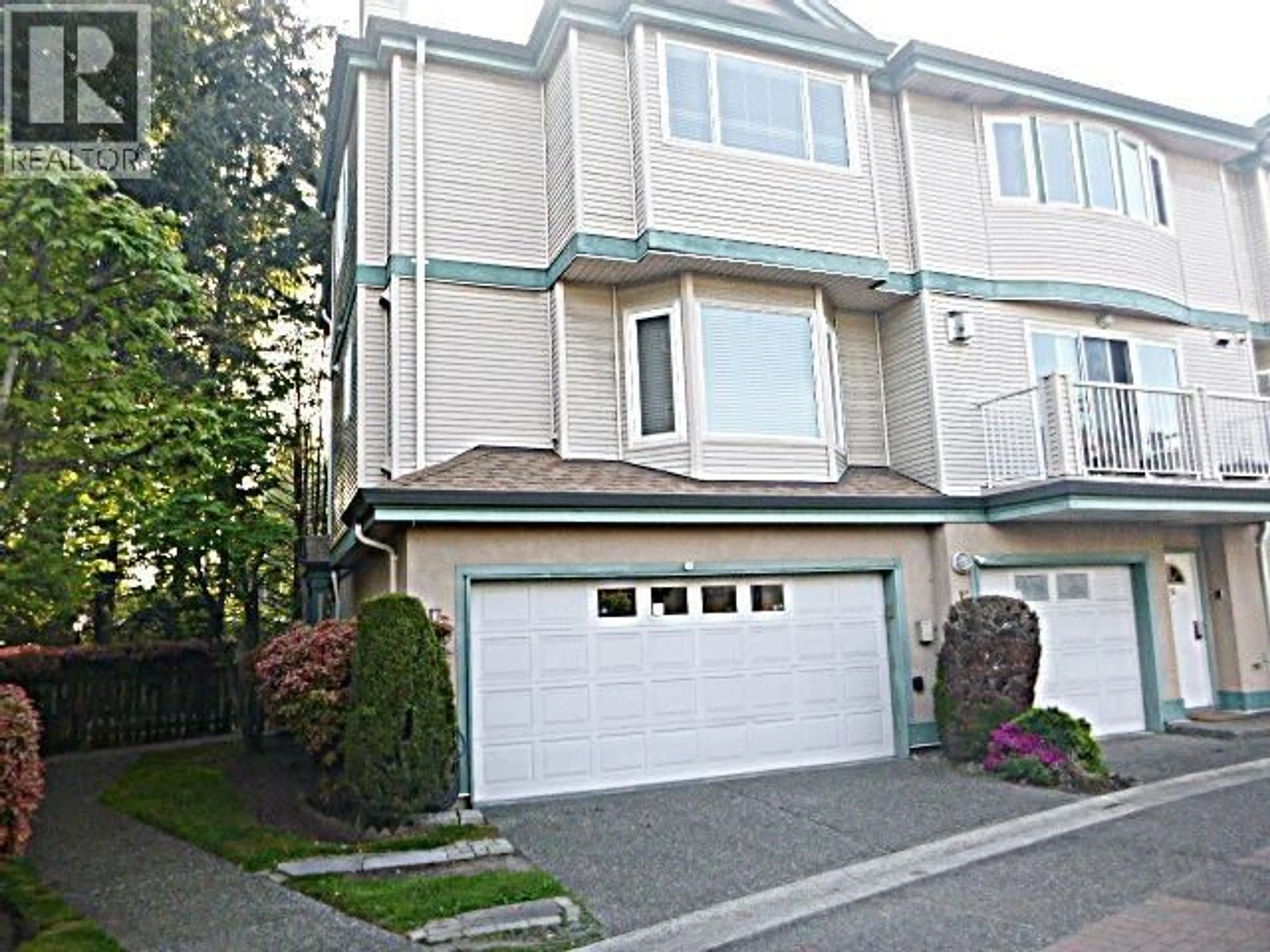 Home with vinyl exterior material, street for 17 - 22800 WINDSOR COURT, Richmond British Columbia V6V2X6