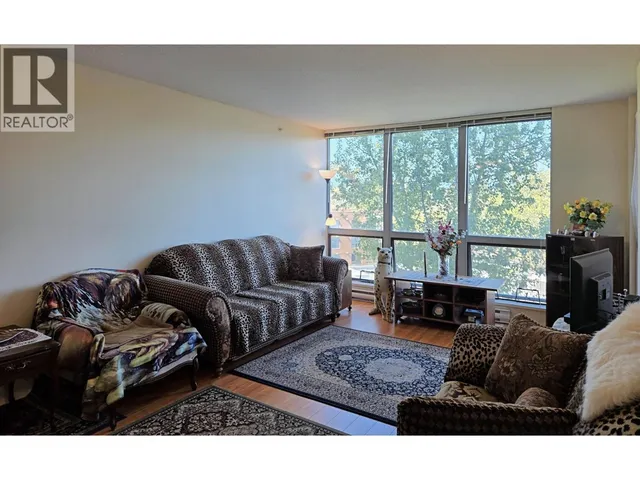 810 - 3663 CROWLEY DRIVE, Vancouver 4