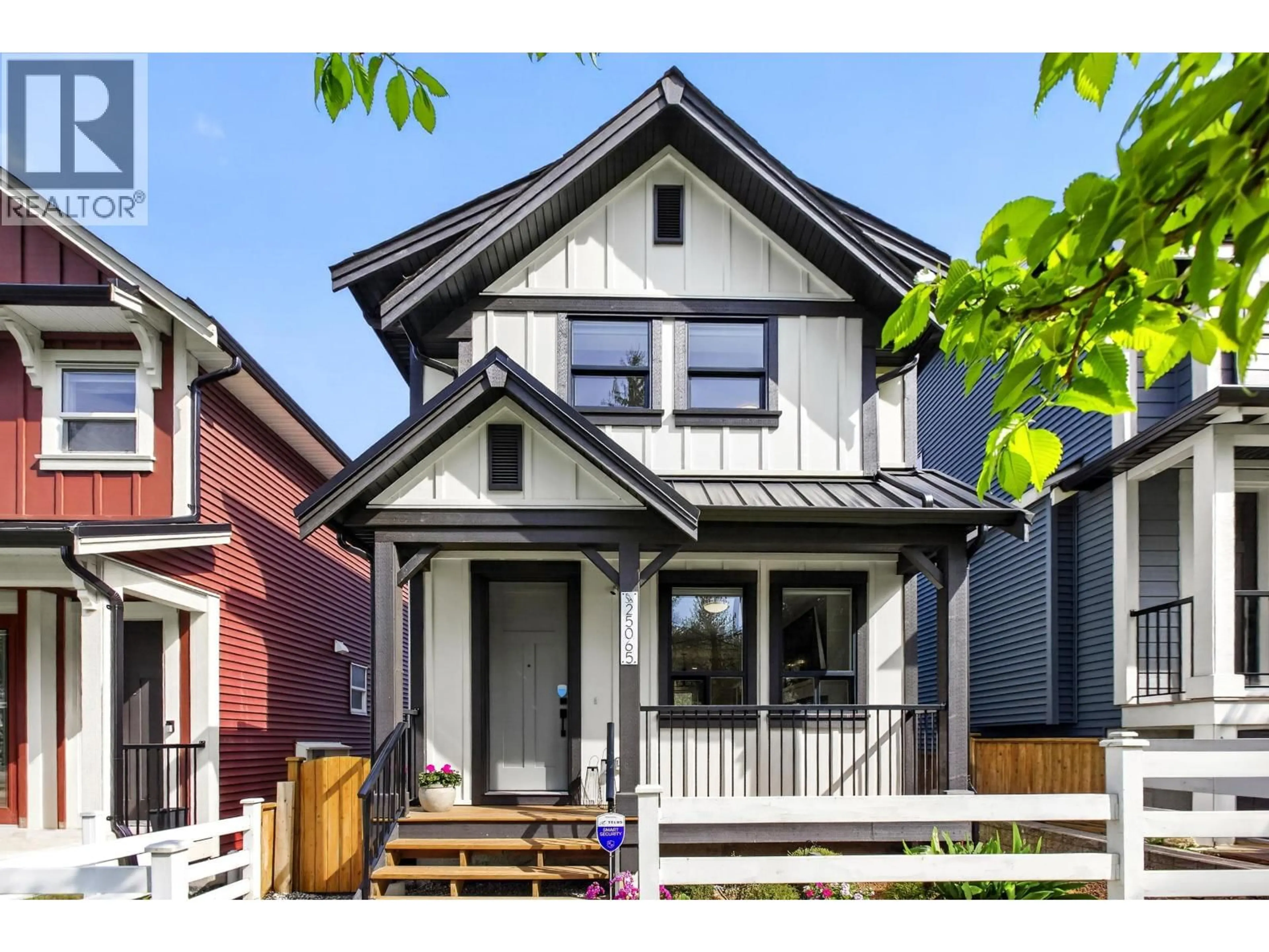 Home with vinyl exterior material, street for 25065 112 AVENUE, Maple Ridge British Columbia V2W0K6