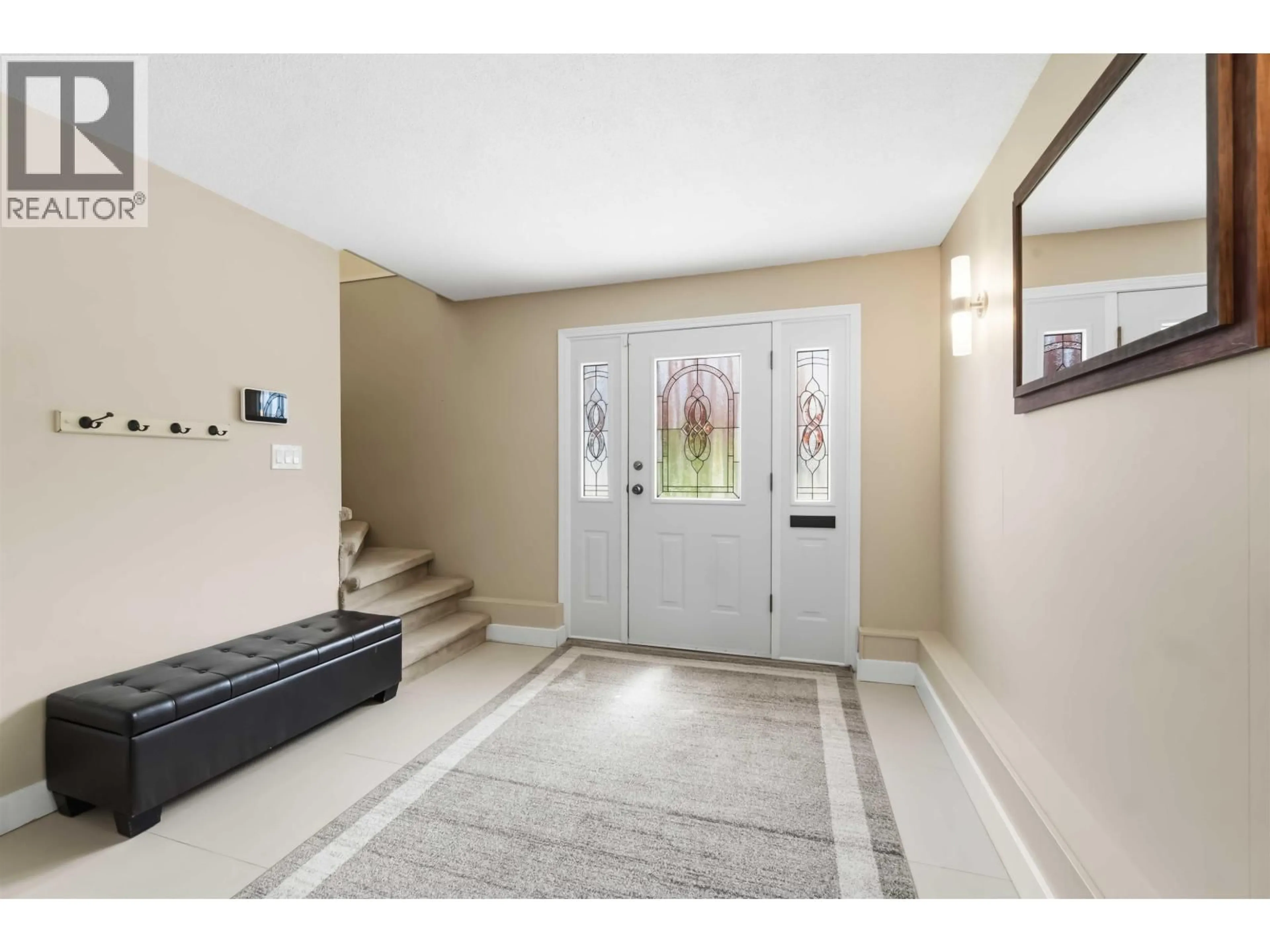 Indoor entryway for 1861 CHALMERS AVENUE, Port Coquitlam British Columbia V3B2T3