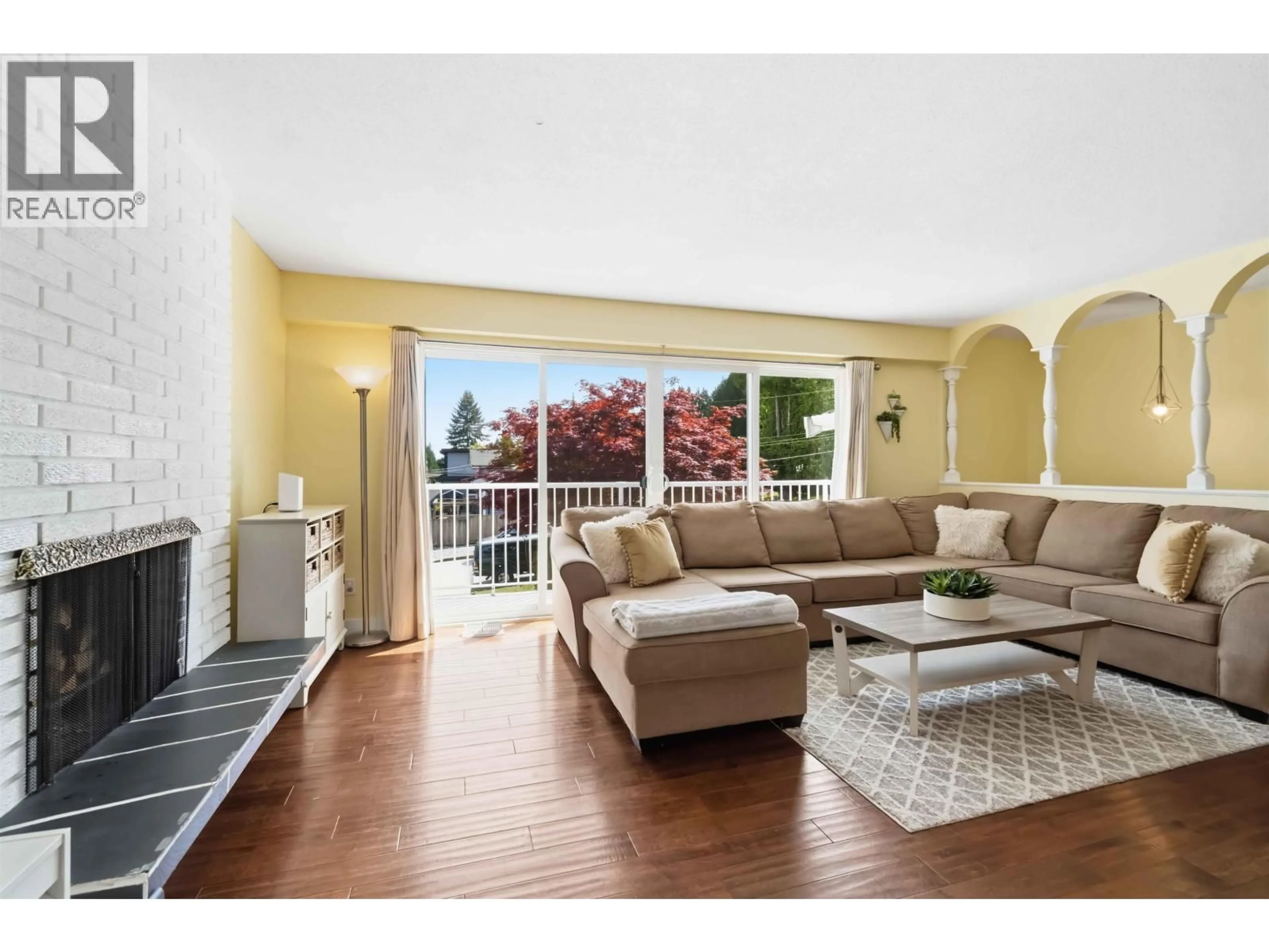 Living room with furniture, unknown for 1861 CHALMERS AVENUE, Port Coquitlam British Columbia V3B2T3