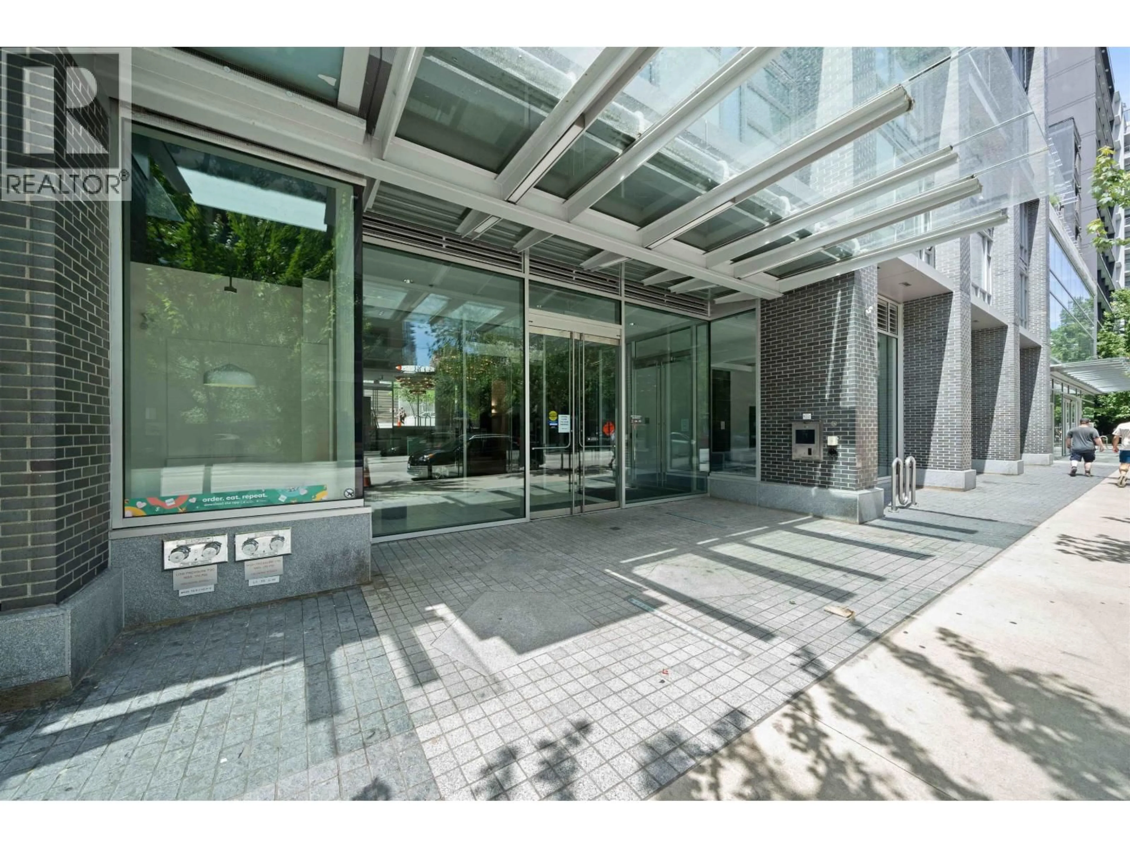 Indoor foyer for 503 - 1283 HOWE STREET, Vancouver British Columbia V6Z0E3