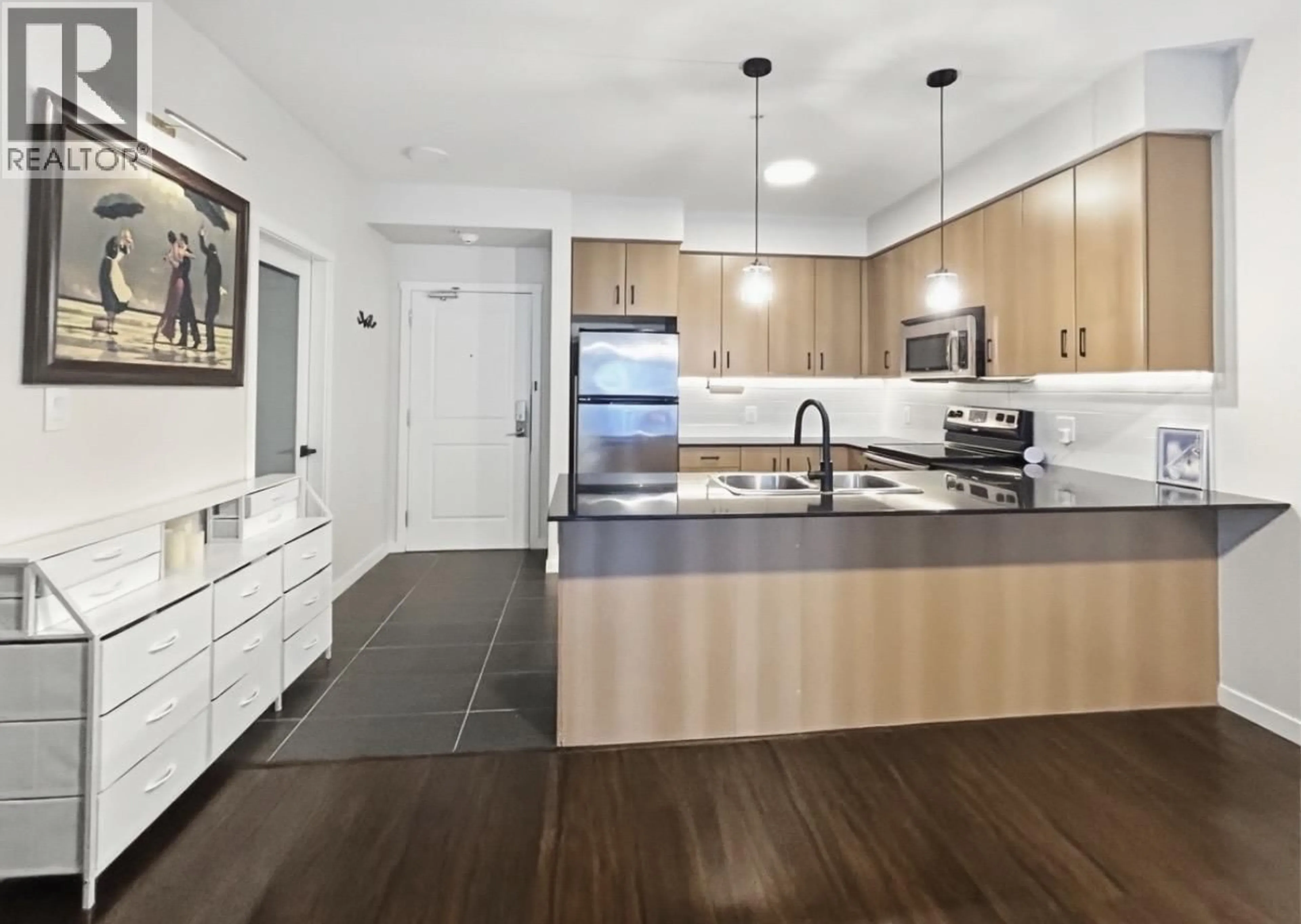 Open concept kitchen, unknown for 303 - 22290 NORTH AVENUE, Maple Ridge British Columbia V2X8Z8